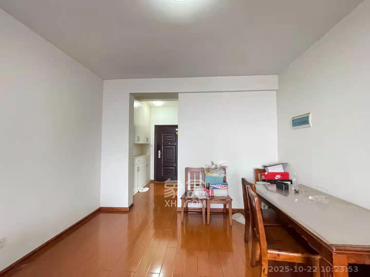 大鸿杰座  3室2厅1卫    2700.0元/月 大鸿杰座  3室2厅1卫    2700.0元/月室内图