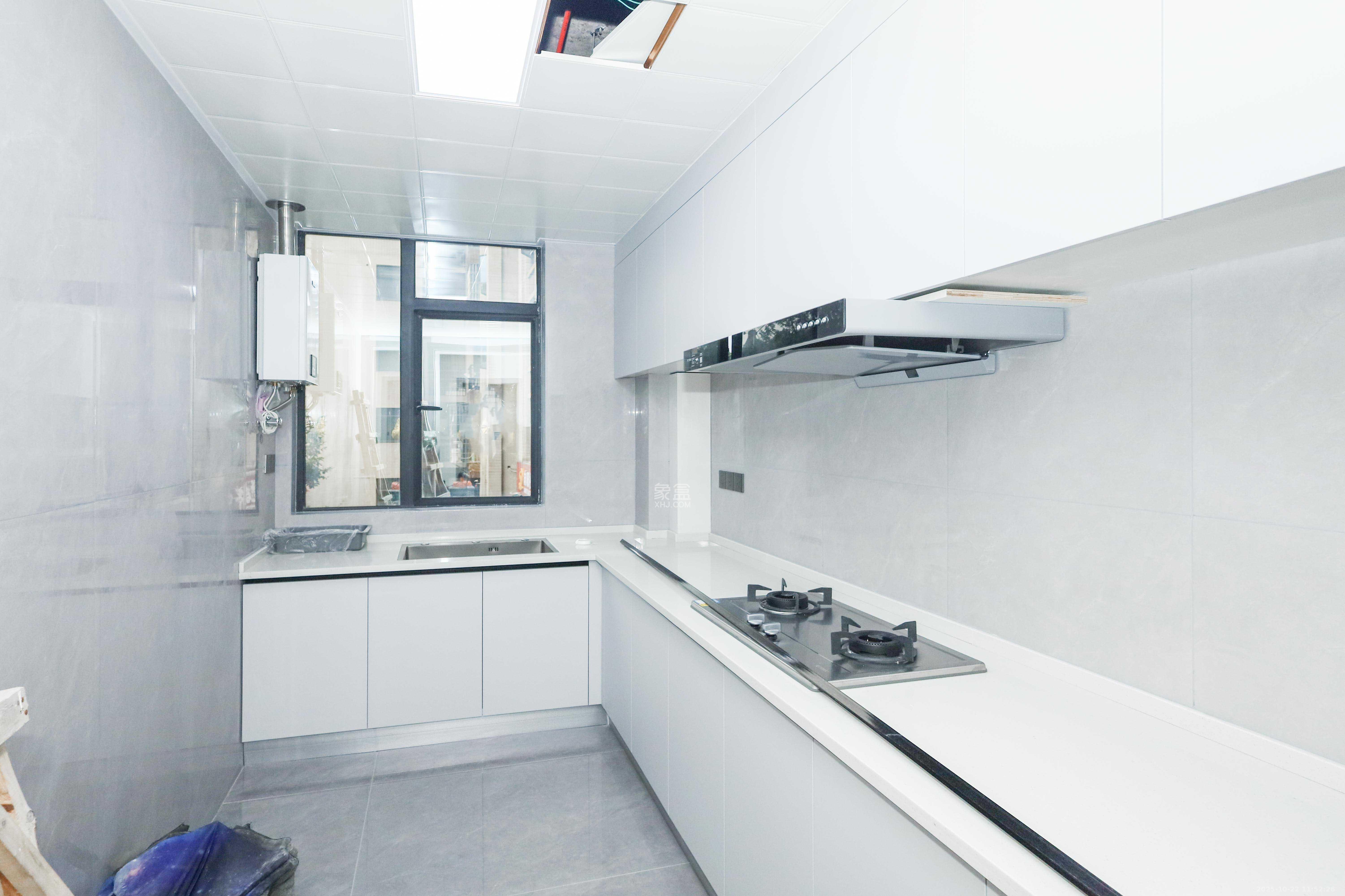 天元涉外景园C区  3室2厅2卫    105.8万厨房