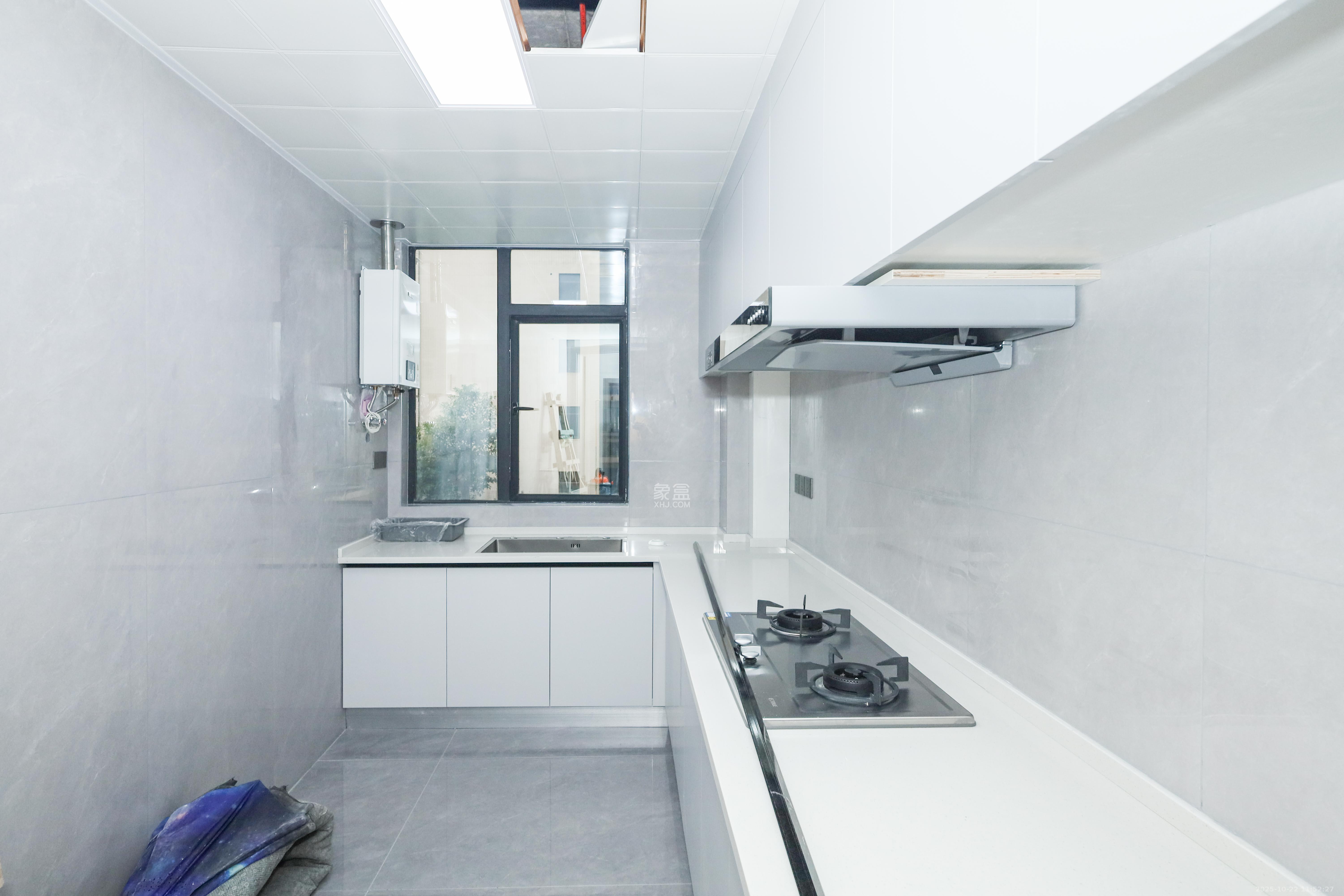 天元涉外景园C区  3室2厅2卫    105.8万厨房