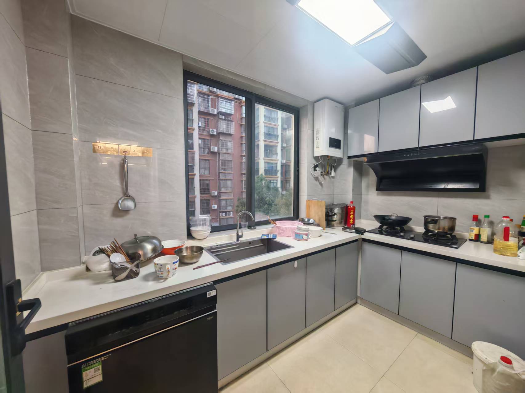 滨江花园  3室2厅2卫    65.0万室内图