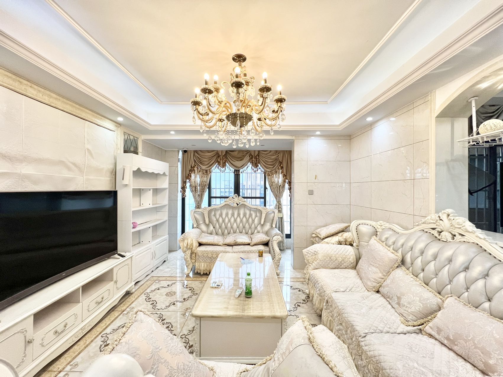 昌茂水木清华 3室2厅2卫 3200.0元/月 昌茂水木清华 3室2厅2卫 3200.0元/月室内图