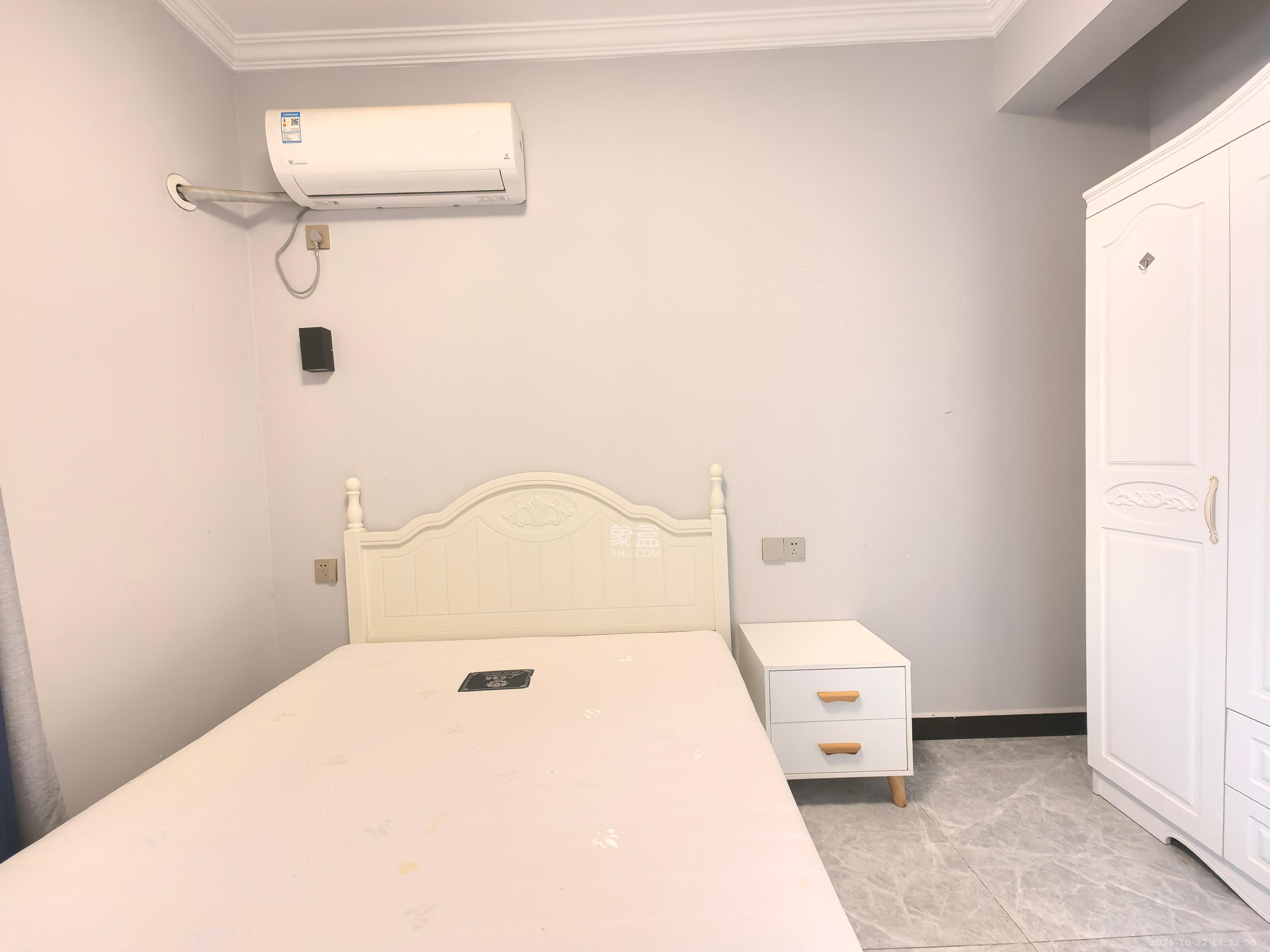 天翼花园（中国电信单位房）  3室2厅2卫    3000.0元/月室内图