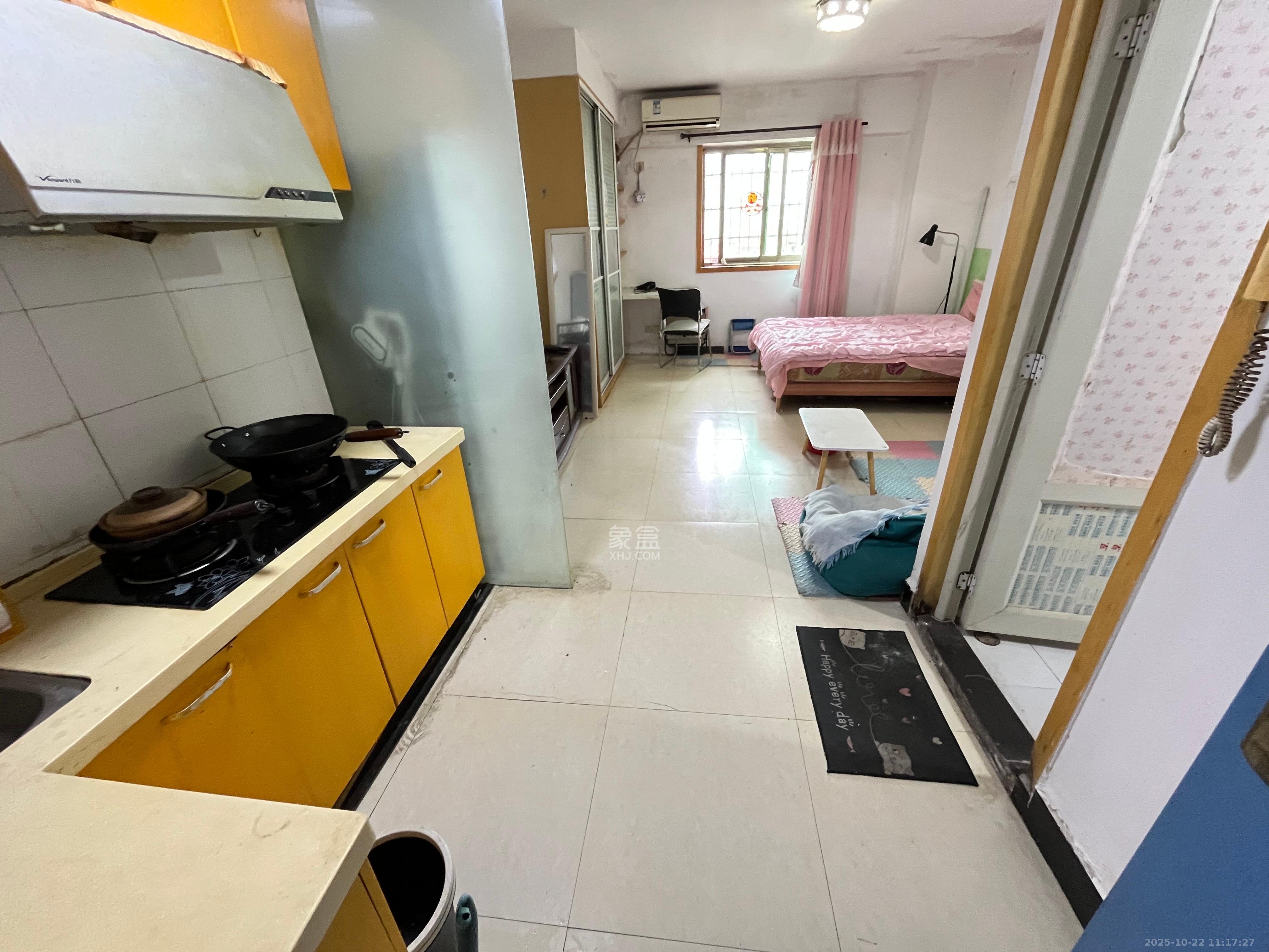 QQ生活馆  1室0厅1卫    1350.0元/月室内图