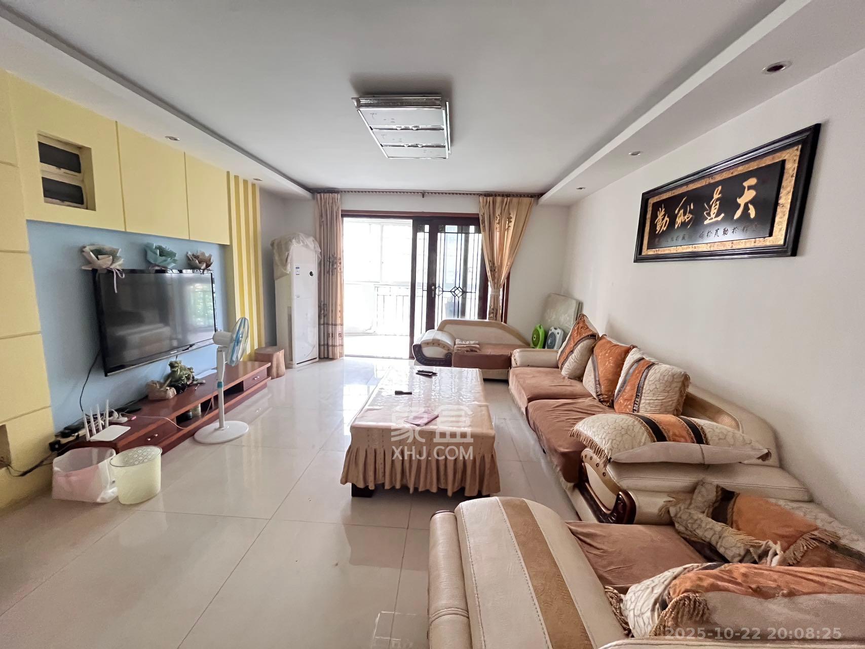 枫华府第  3室2厅2卫    1700.0元/月 枫华府第  3室2厅2卫    1700.0元/月室内图1