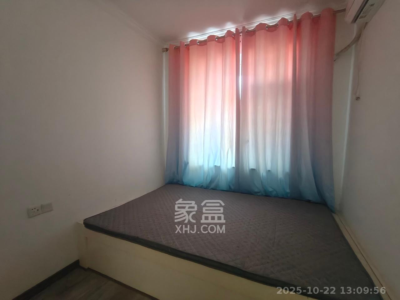 绿地香树花城  3室2厅1卫    1500.0元/月室内图