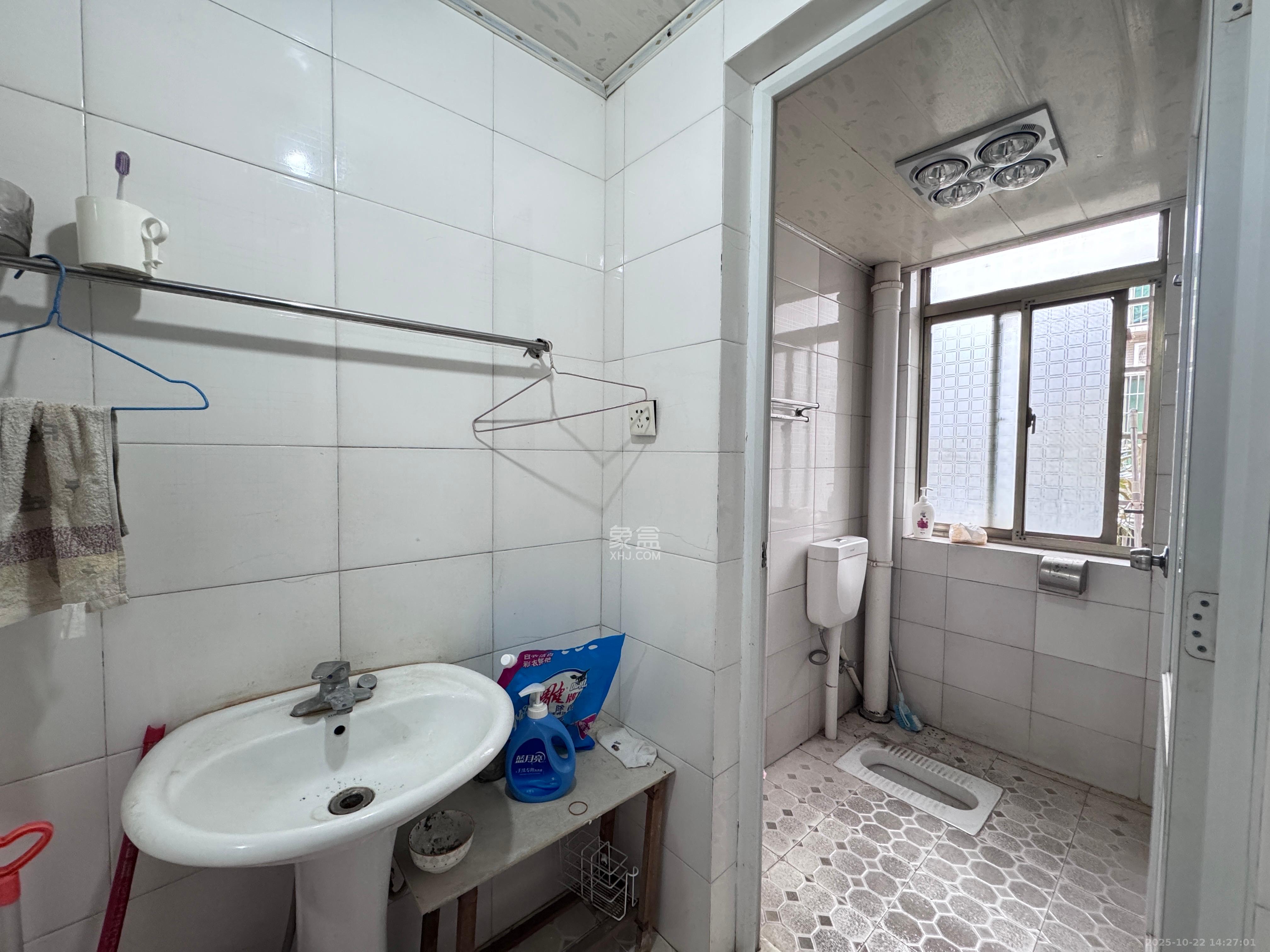 金桂小区一期  1室2厅1卫    1500.0元/月室内图