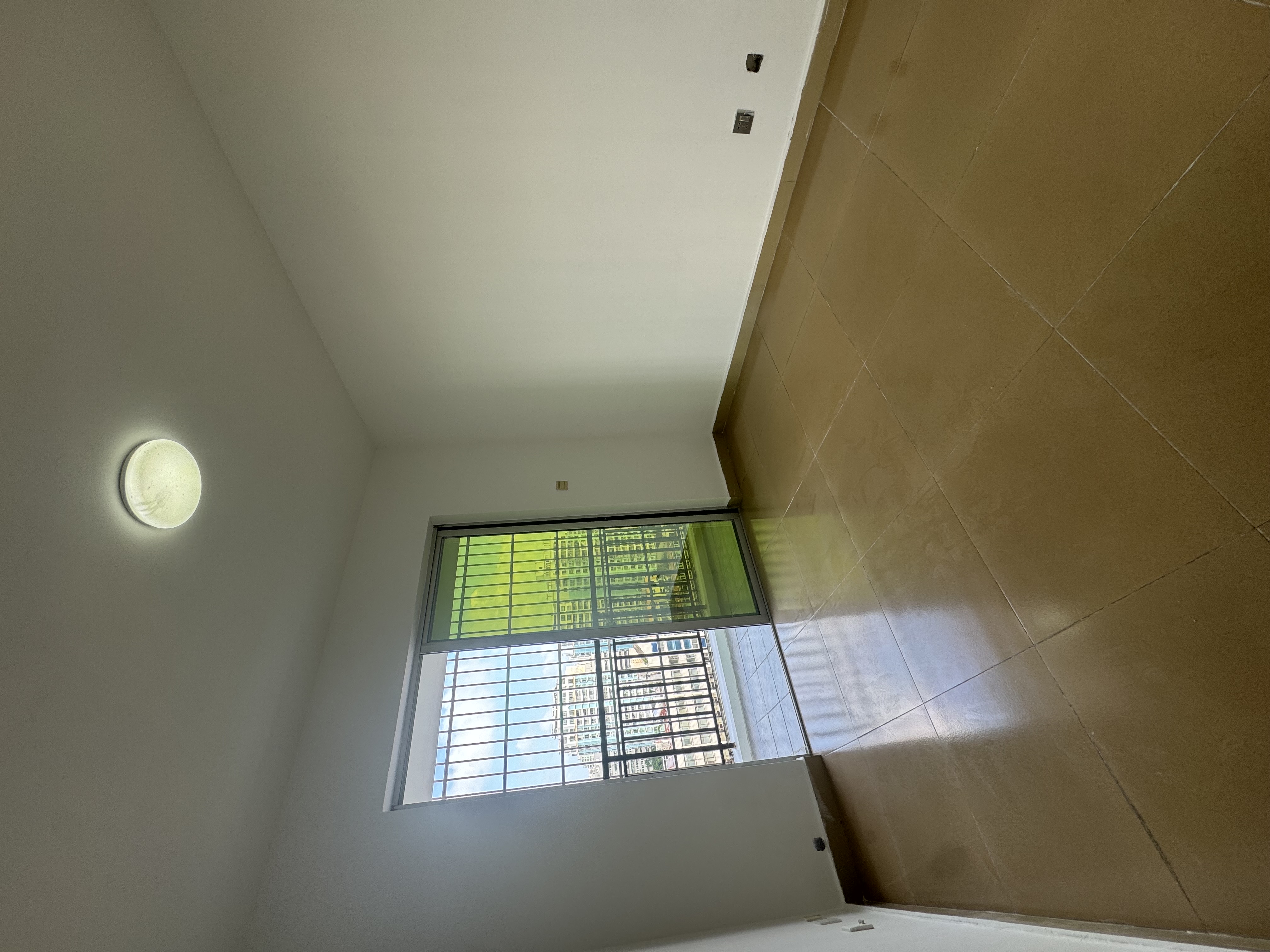 水岸星城B小区  1室2厅1卫    53.0万客厅