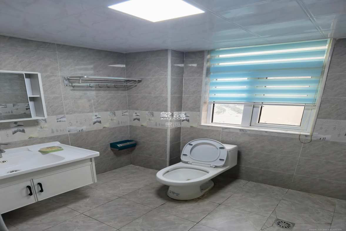 嘉宇银杉(嘉宇西苑) 4室2厅2卫 2300.0元/月 嘉宇银杉(嘉宇西苑) 4室2厅2卫 2300.0元/月室内图