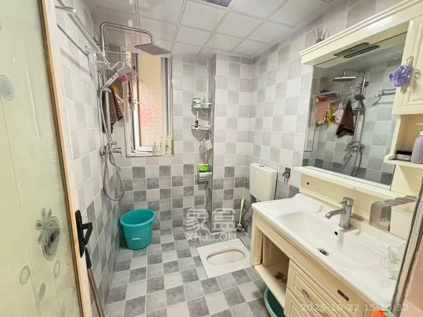 蓝光幸福满庭  2室2厅1卫    2000.0元/月 蓝光幸福满庭  2室2厅1卫    2000.0元/月室内图