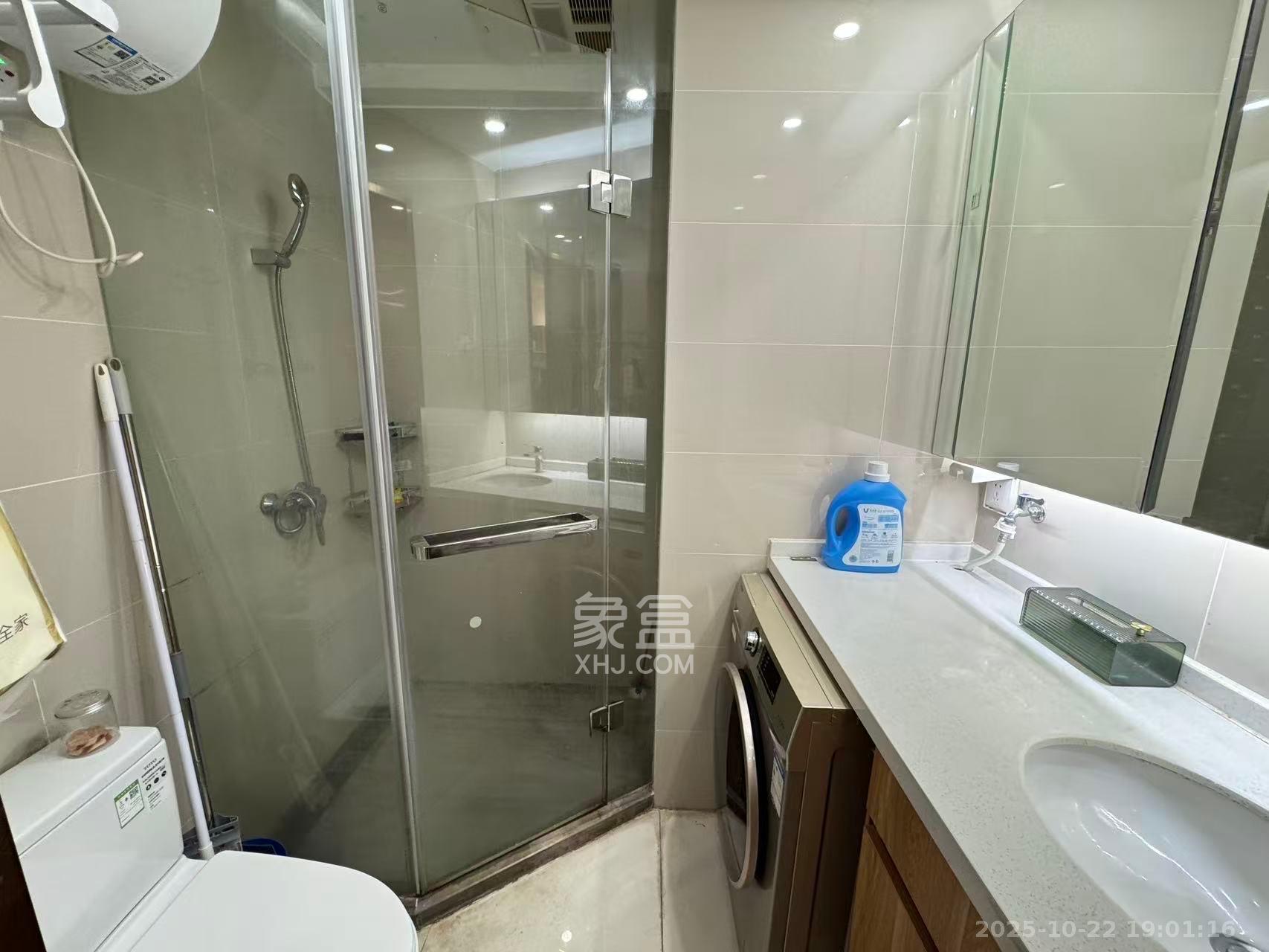 远洋外滩壹号 1室1厅1卫 2000.0元/月 远洋外滩壹号 1室1厅1卫 2000.0元/月室内图