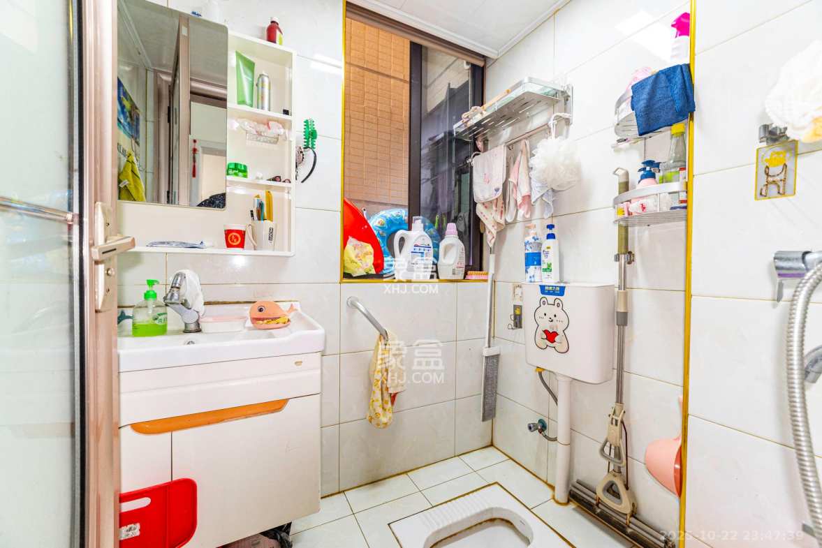 国泰九龙湾 3室2厅2卫 88.8万 国泰九龙湾 3室2厅2卫 88.8万卫生间