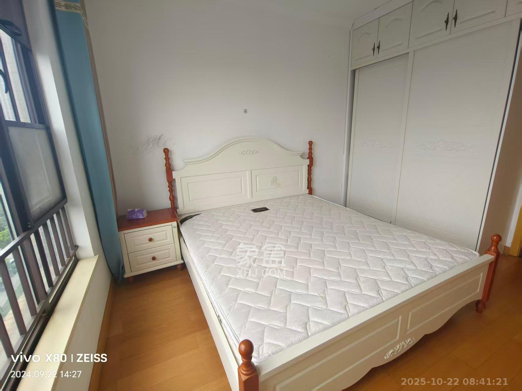 中海国际四期  1室2厅2卫    2200.0元/月 中海国际四期  1室2厅2卫    2200.0元/月室内图