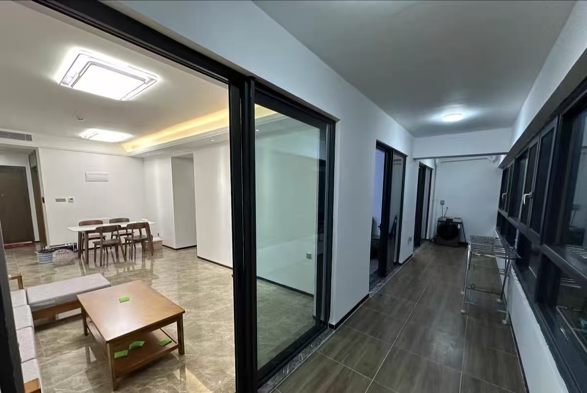 融创观澜湖公园壹号三期  3室2厅2卫    2600.0元/月室内图