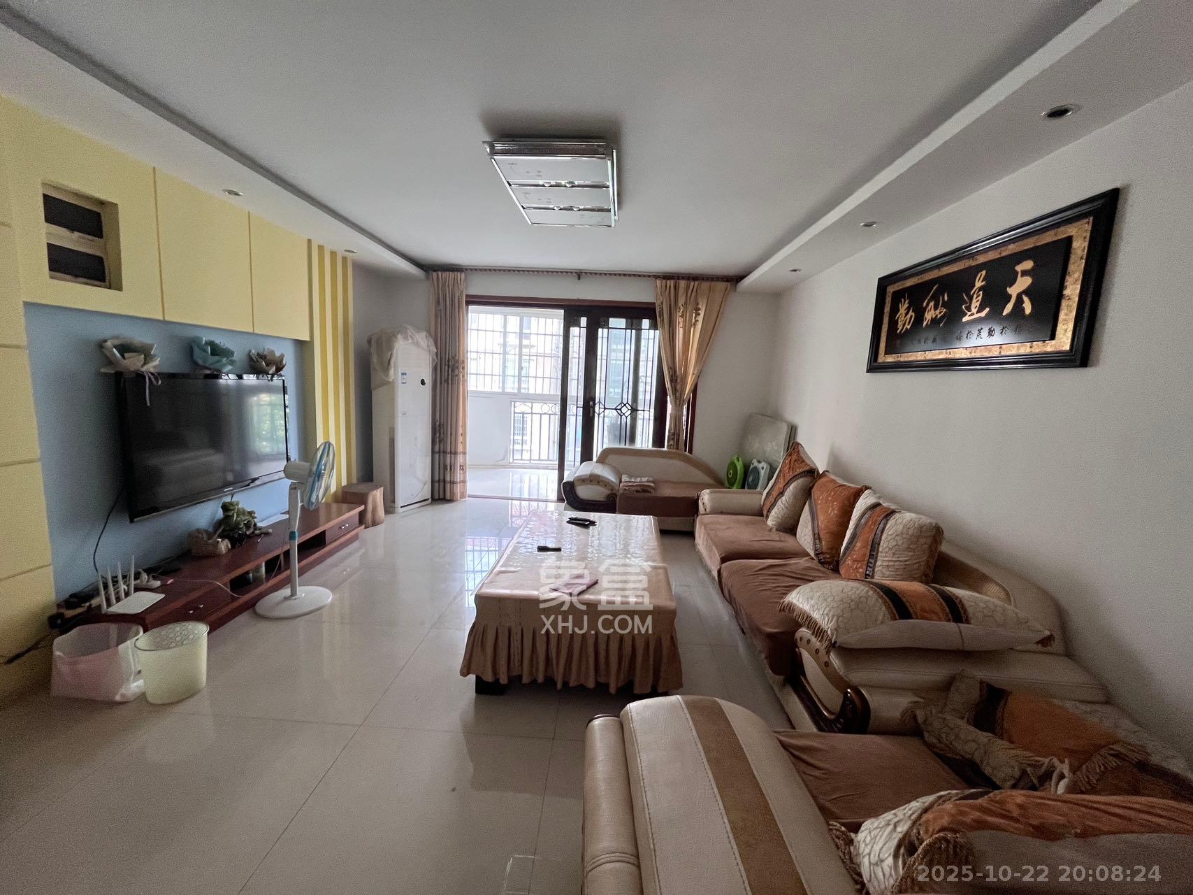 枫华府第  3室2厅2卫    1700.0元/月