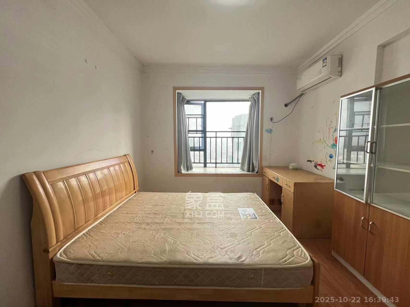 湖韵佳苑  1室2厅1卫    1800.0元/月 湖韵佳苑  1室2厅1卫    1800.0元/月室内图