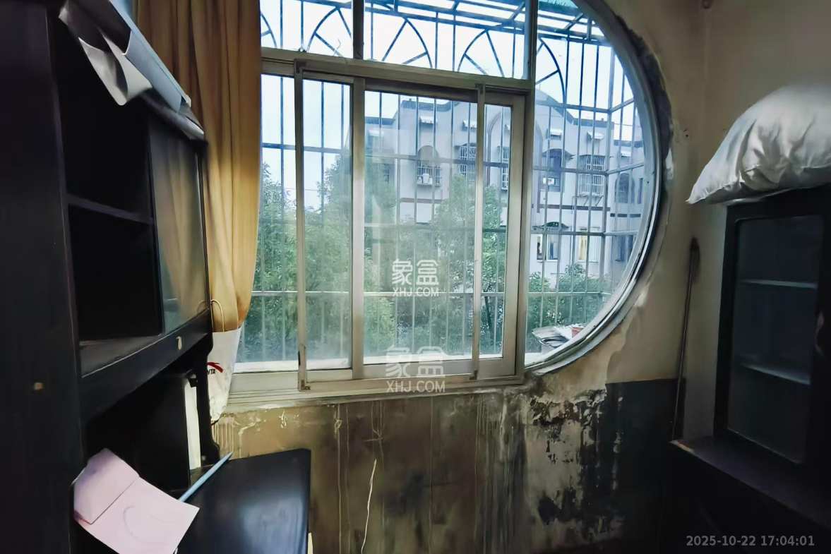 英才园二片  3室2厅1卫    1900.0元/月 英才园二片  3室2厅1卫    1900.0元/月室内图