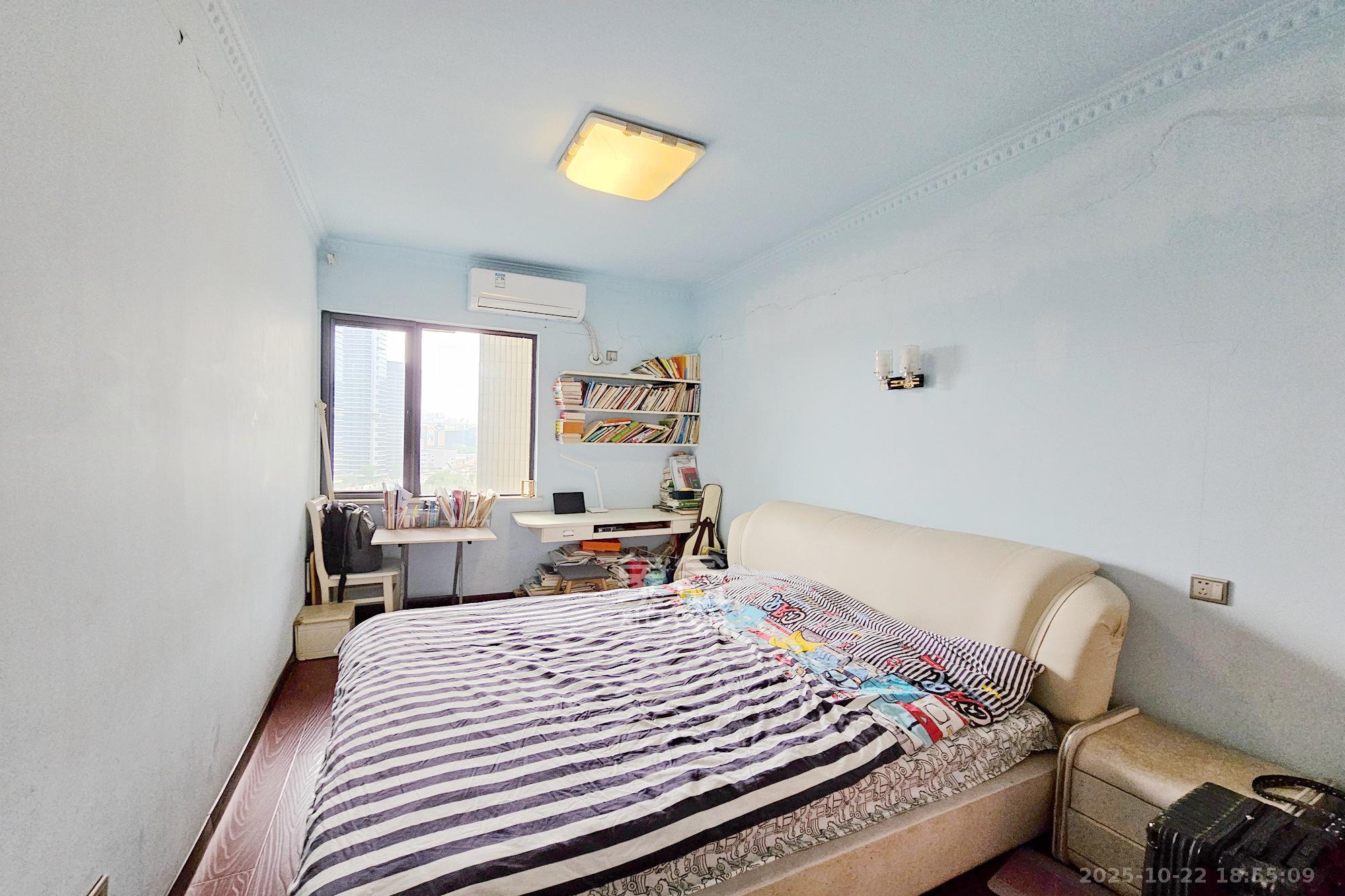 茂华国际湘 3室2厅2卫 105.0万 茂华国际湘 3室2厅2卫 105.0万卧室