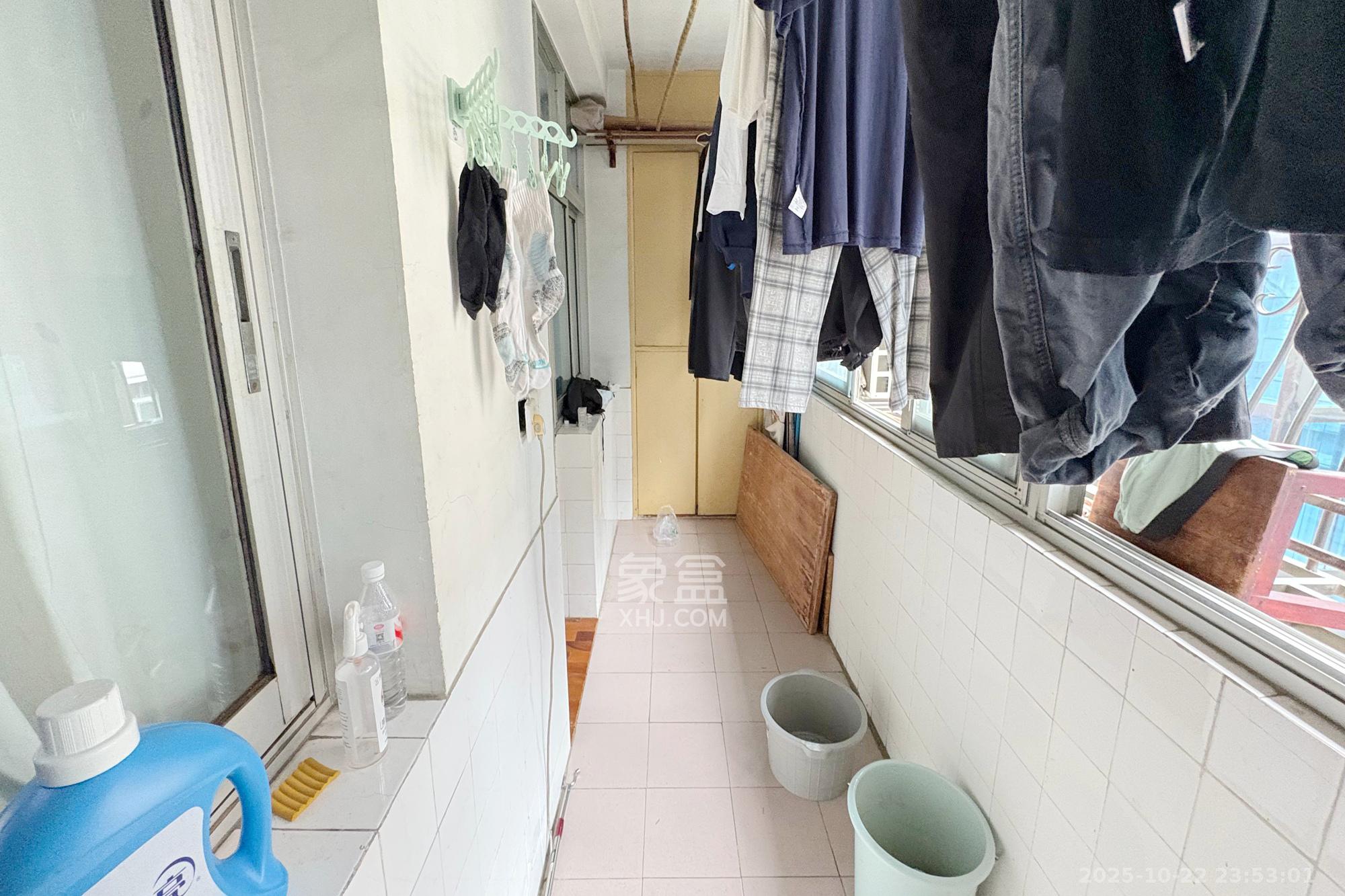 省建苑小区  3室1厅1卫    55.0万阳台