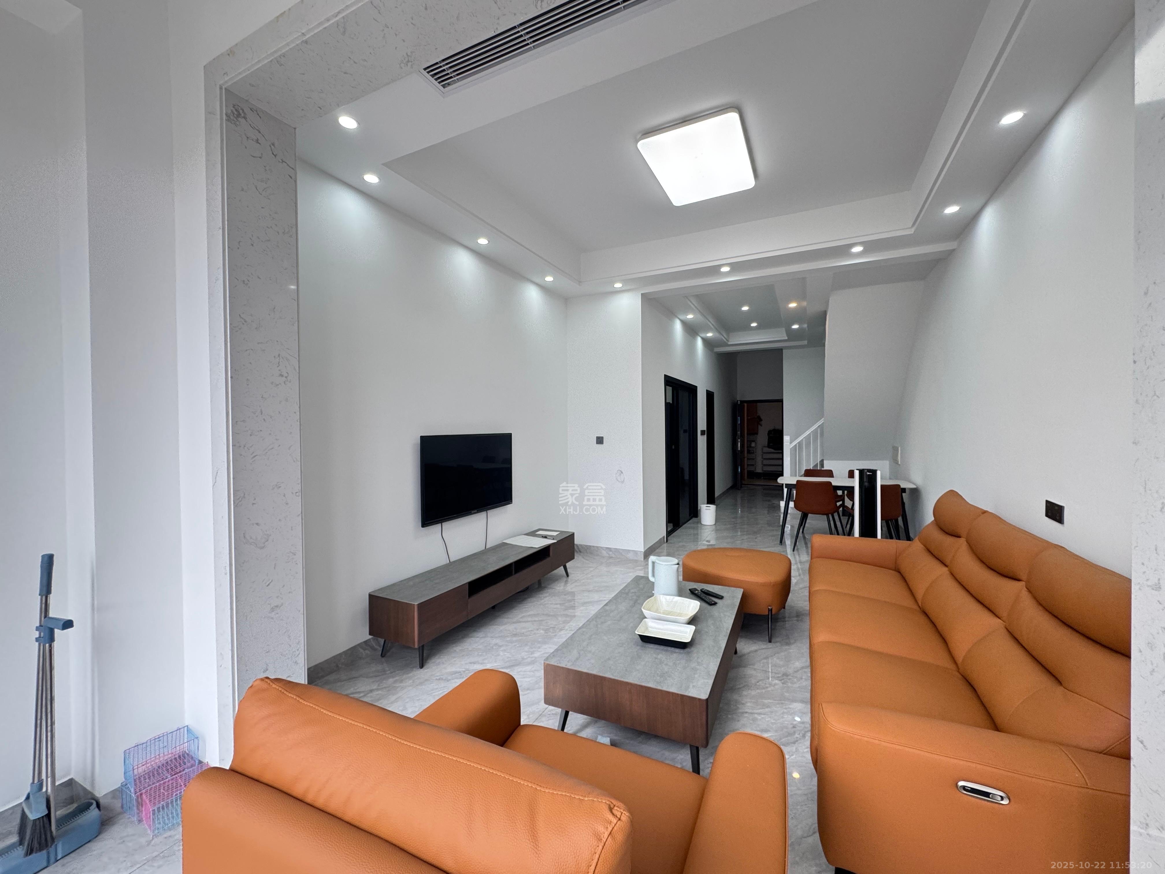 邦盛水岸御园  3室2厅2卫    2200.0元/月 邦盛水岸御园  3室2厅2卫    2200.0元/月室内图