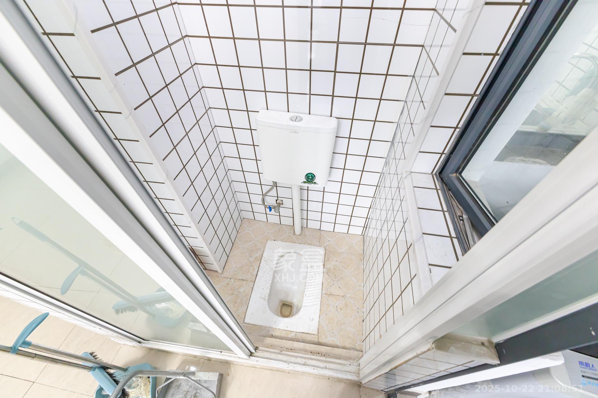 勤诚达新界 2室1厅2卫 48.0万 勤诚达新界 2室1厅2卫 48.0万卫生间