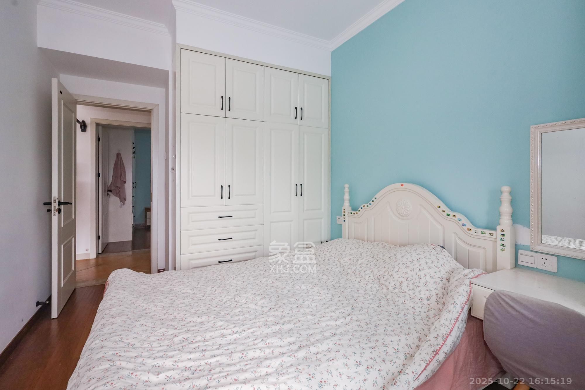 八方小区B区  3室2厅2卫    372.0万 八方小区B区  3室2厅2卫    372.0万卧室