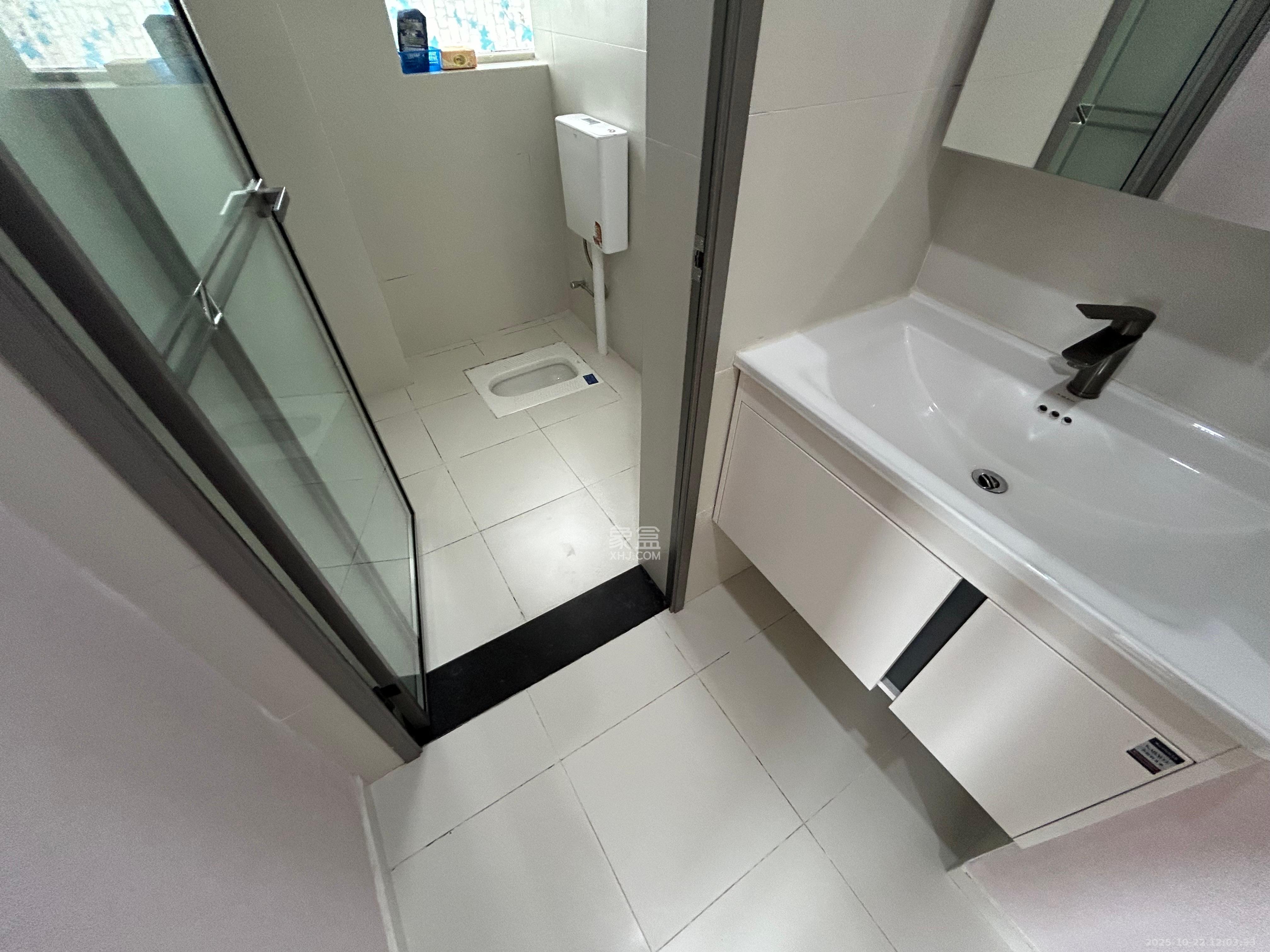 金色屋顶 4室2厅2卫 8000.0元/月 金色屋顶 4室2厅2卫 8000.0元/月室内图