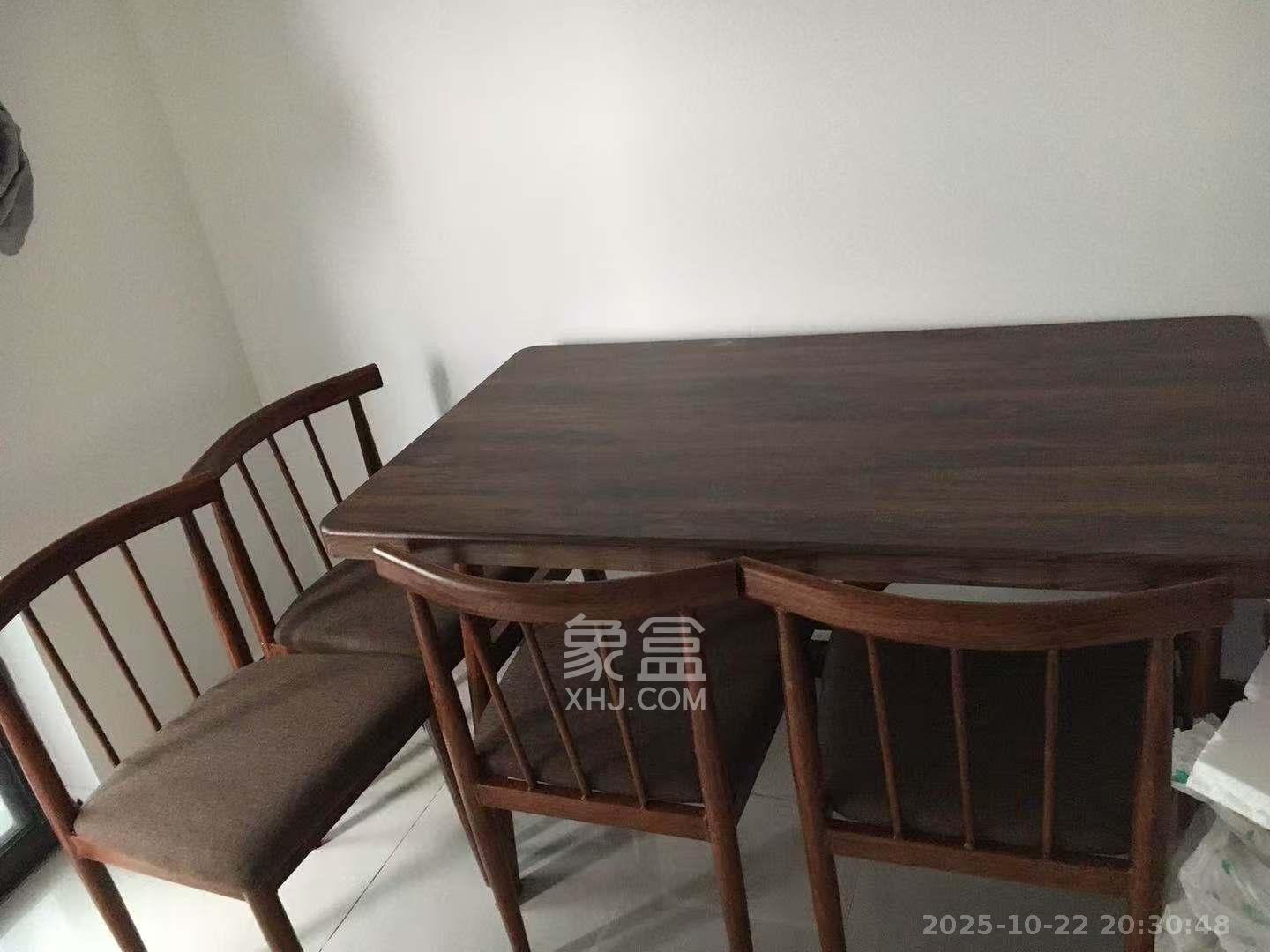 金鹰玖珑山  3室2厅1卫    2400.0元/月室内图