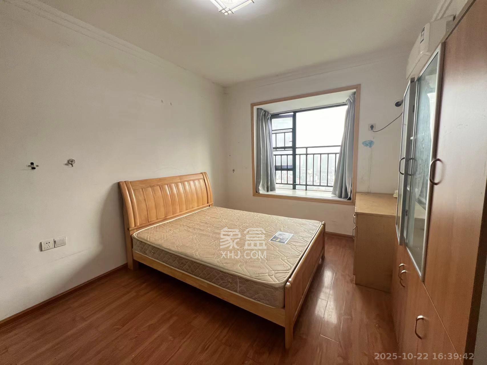 湖韵佳苑  1室2厅1卫    1800.0元/月 湖韵佳苑  1室2厅1卫    1800.0元/月室内图