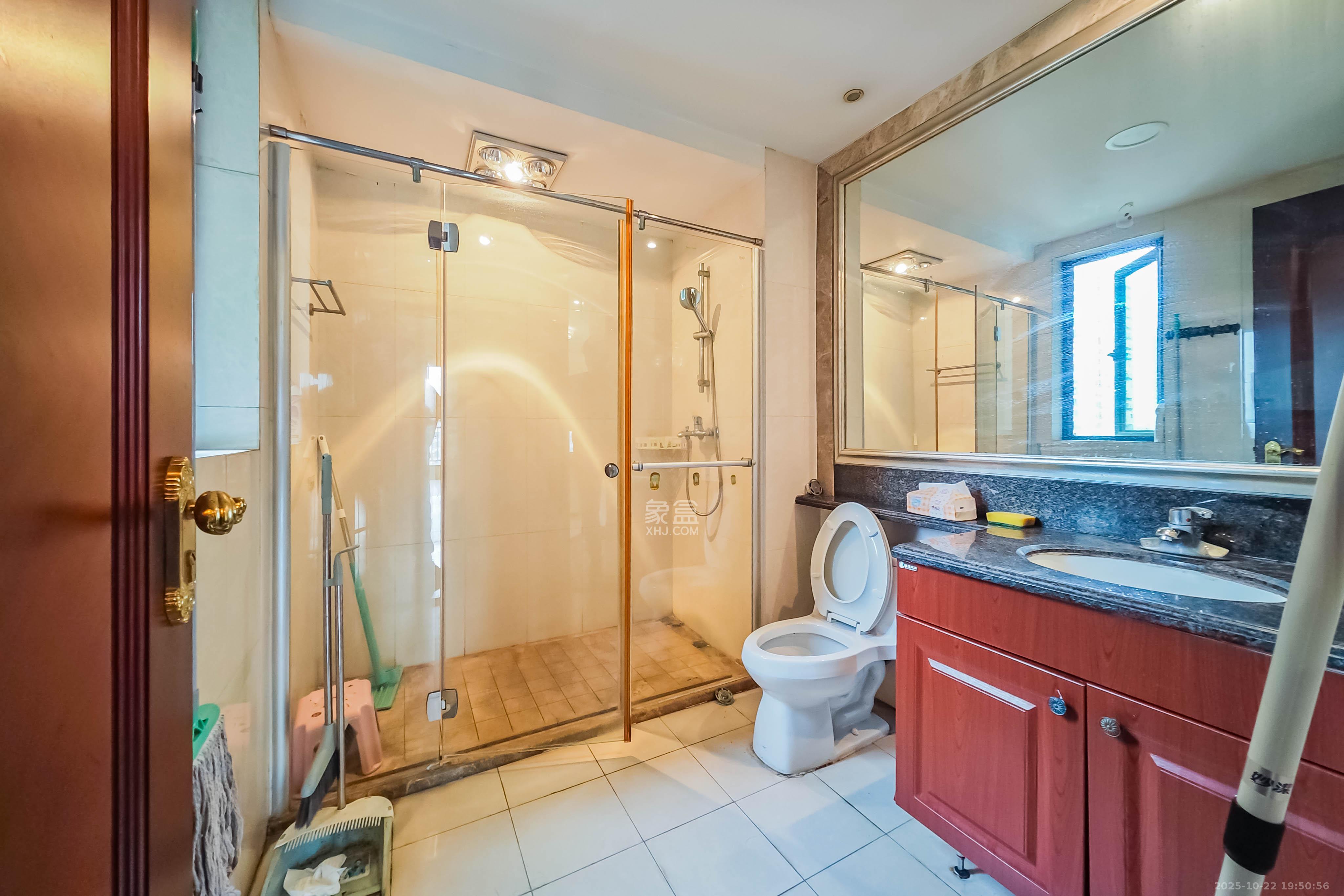 恒大绿洲  3室2厅2卫    108.0万其他