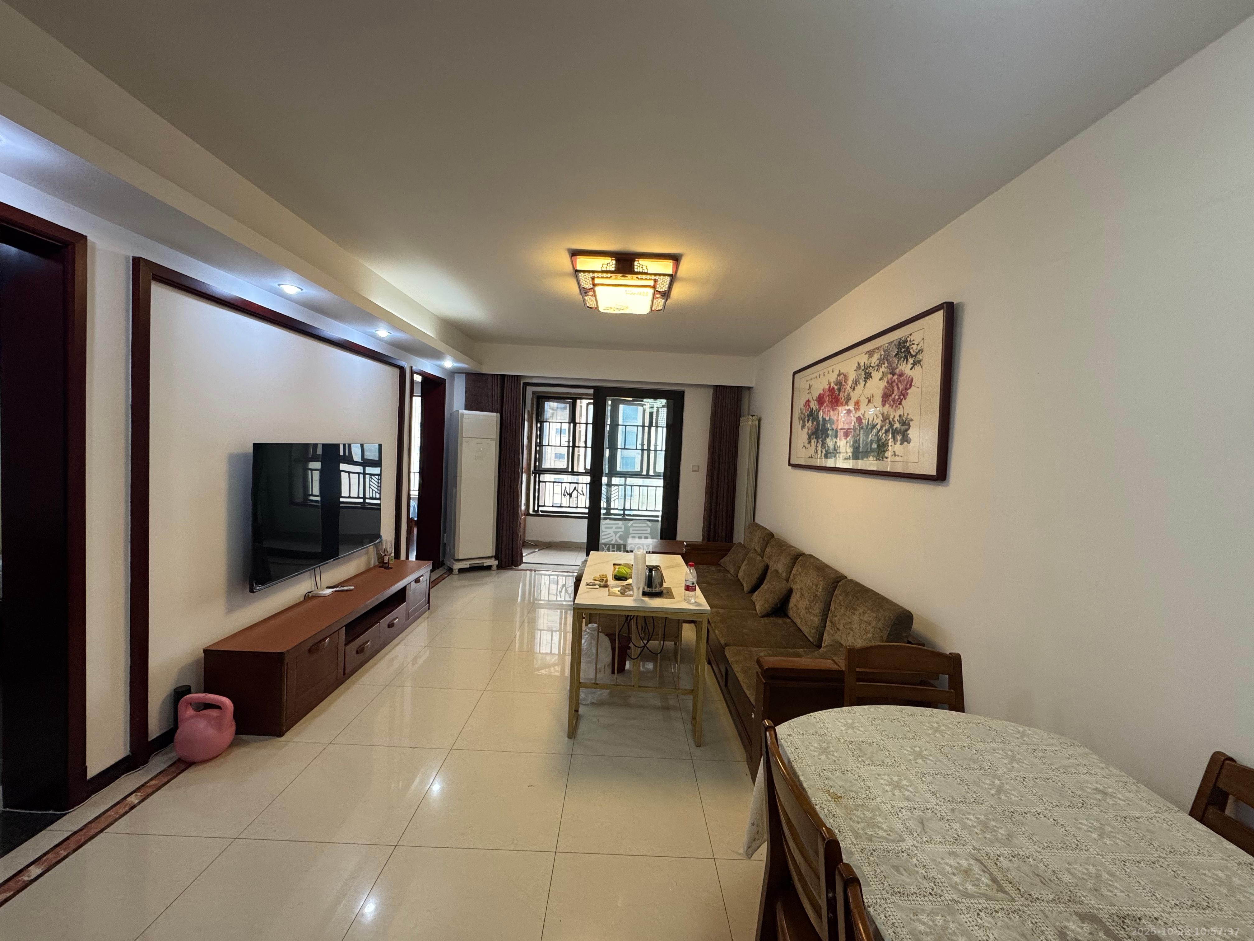 中海国际二期  3室2厅2卫    2200.0元/月 中海国际二期  3室2厅2卫    2200.0元/月室内图