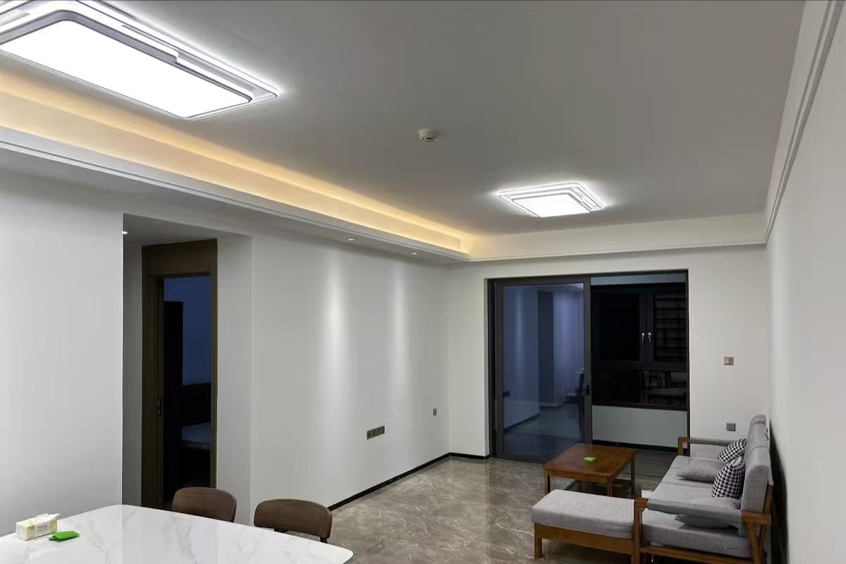 融创观澜湖公园壹号三期  3室2厅2卫    2600.0元/月