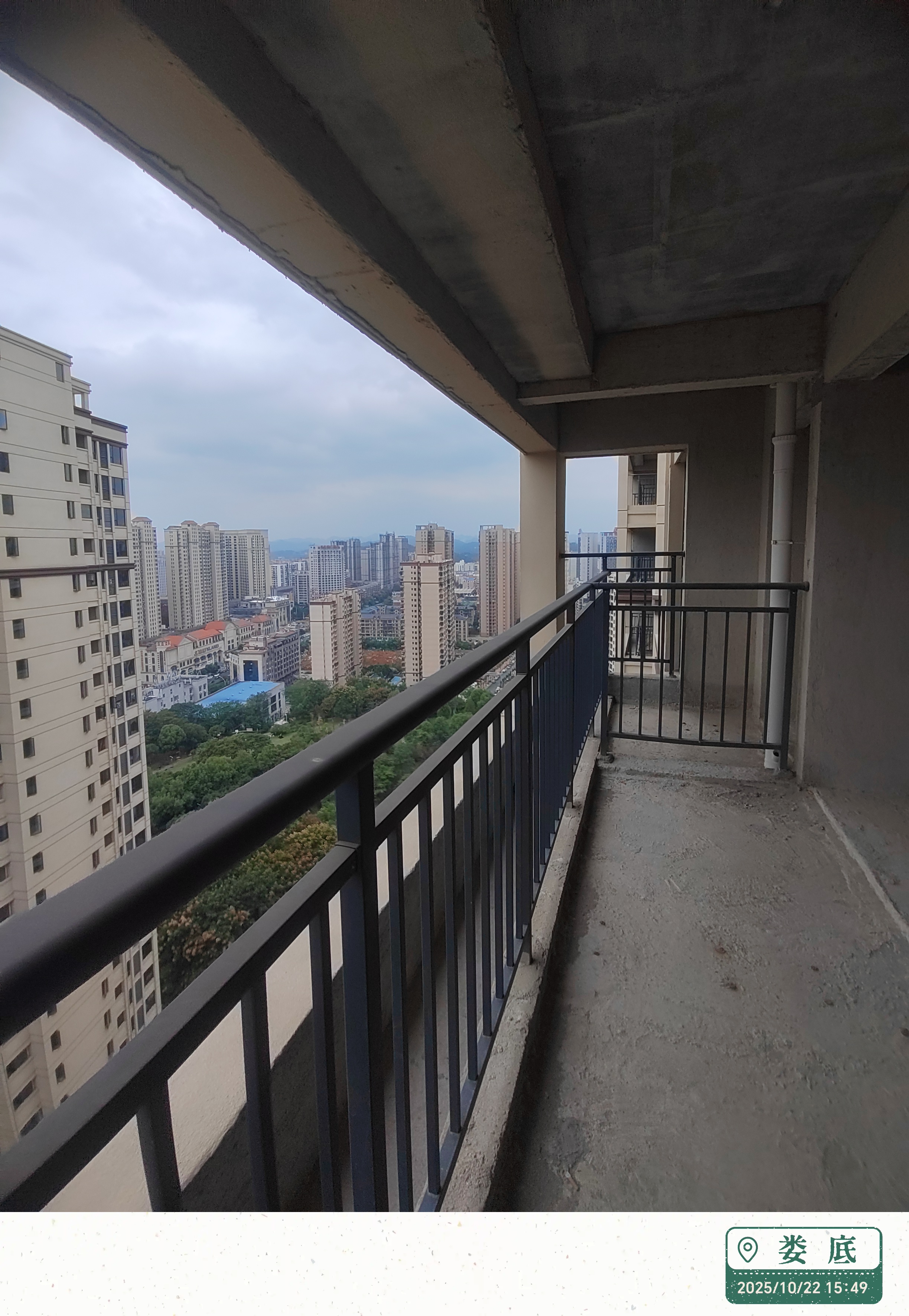 金信园林嘉园  4室2厅2卫    79.8万客厅