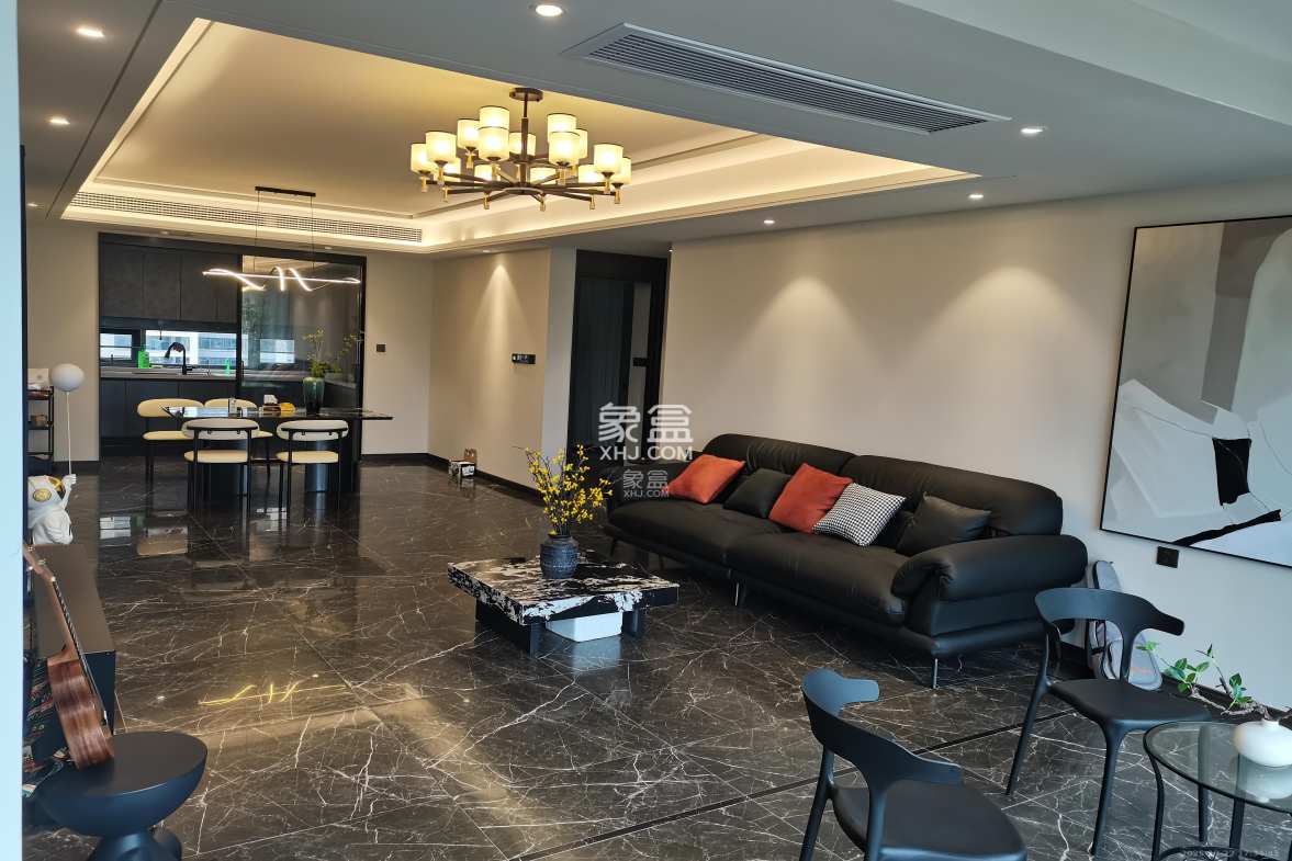 绿地麓云国际二期  5室2厅2卫    6500.0元/月 绿地麓云国际二期  5室2厅2卫    6500.0元/月室内图