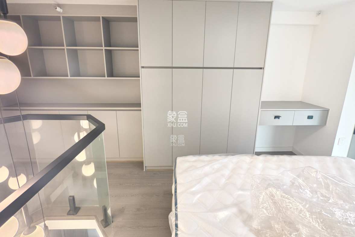 绿地V岛 1室1厅1卫 2400.0元/月 绿地V岛 1室1厅1卫 2400.0元/月室内图