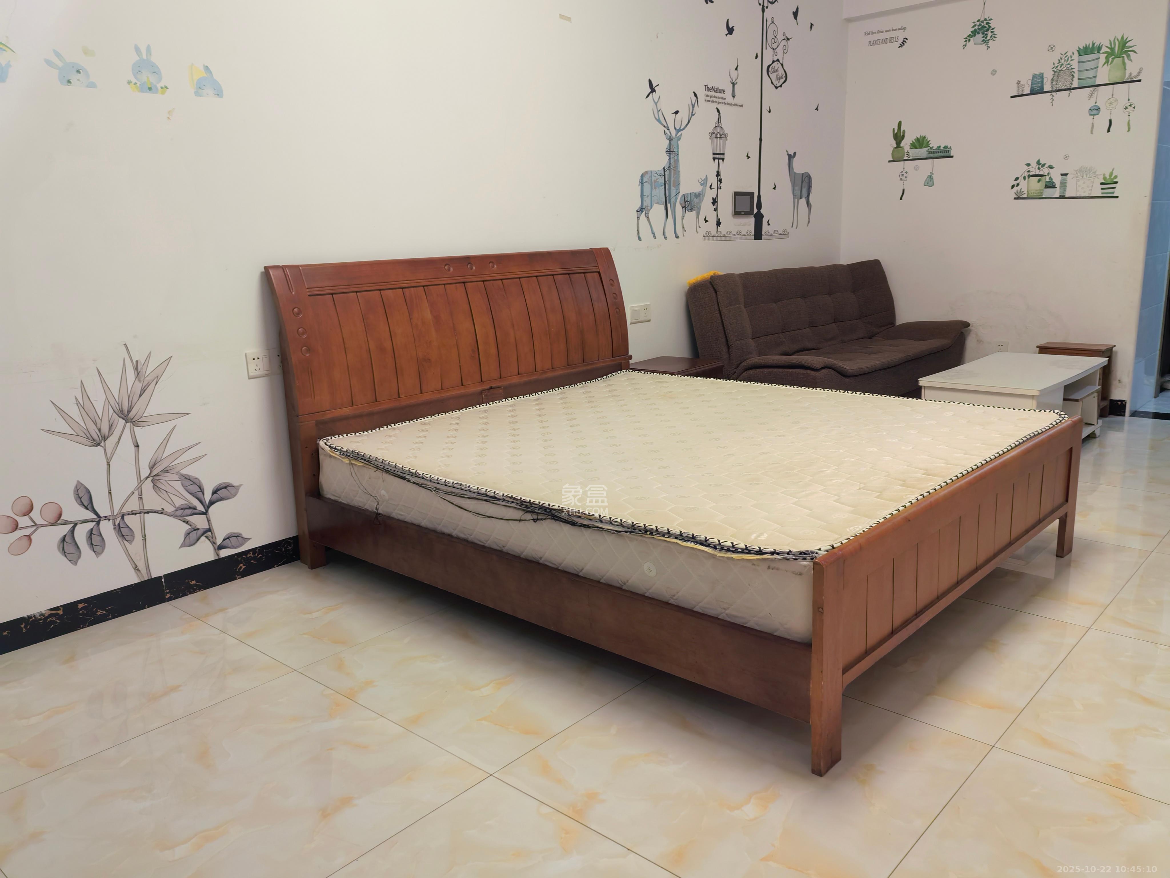 润和紫郡一期  1室1厅1卫    1100.0元/月室内图