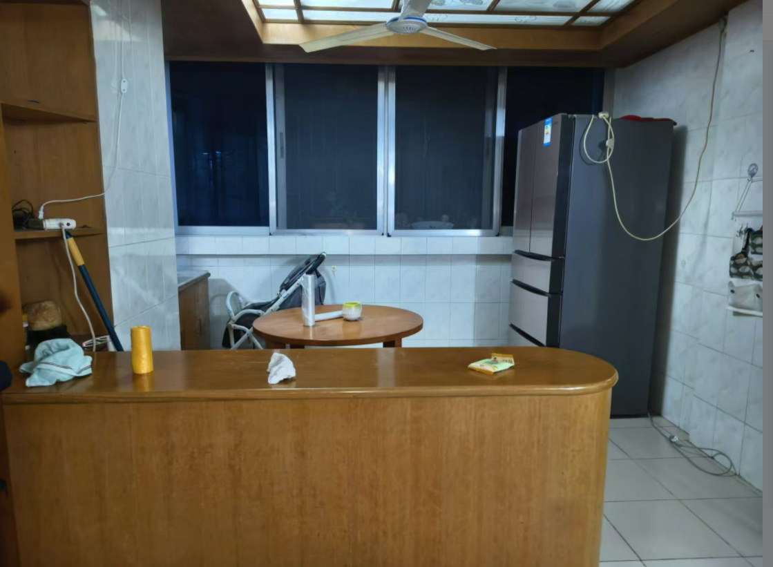 警苑小区 3室2厅2卫 2300.0元/月 警苑小区 3室2厅2卫 2300.0元/月室内图