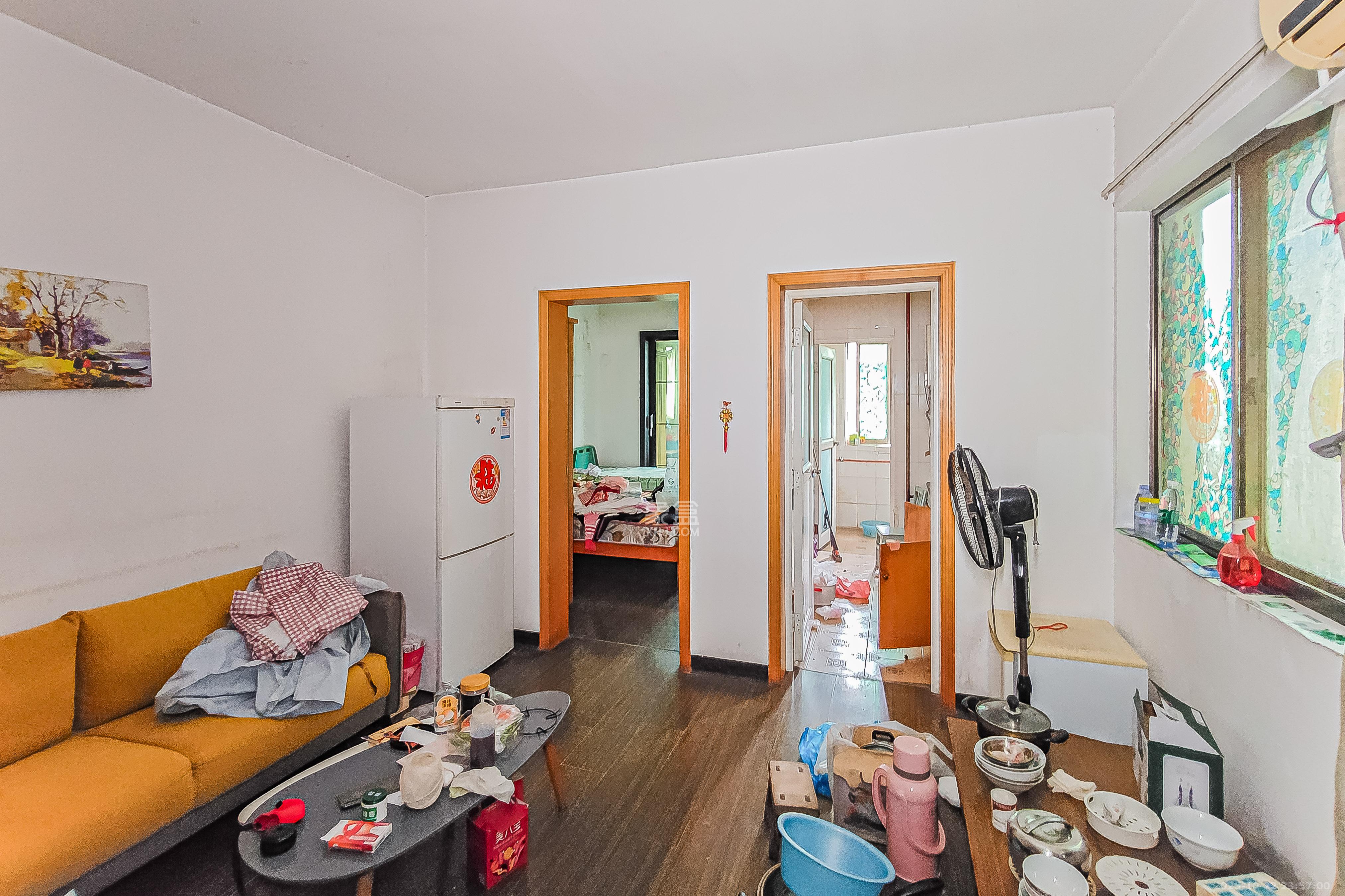 新锐湘都 1室1厅1卫 48.8万 新锐湘都 1室1厅1卫 48.8万客厅