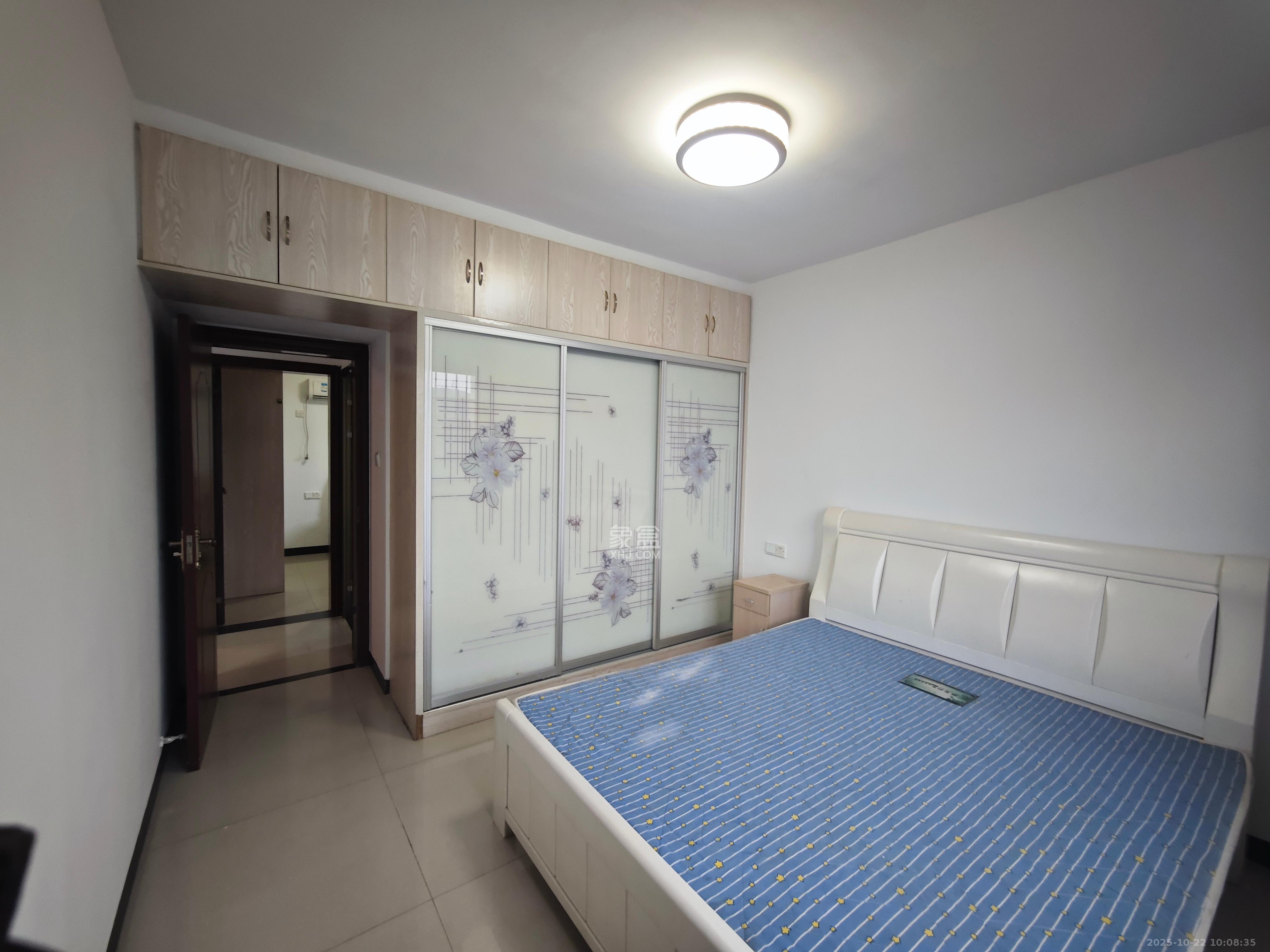 金富星城  3室2厅1卫    1500.0元/月 金富星城  3室2厅1卫    1500.0元/月室内图1