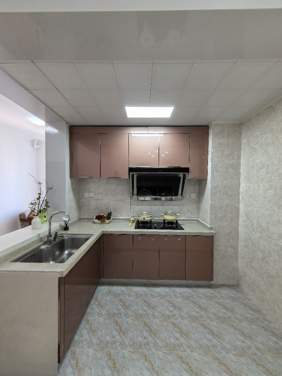 绿地海长流一期  3室2厅1卫    118.0万 绿地海长流一期  3室2厅1卫    118.0万室内图