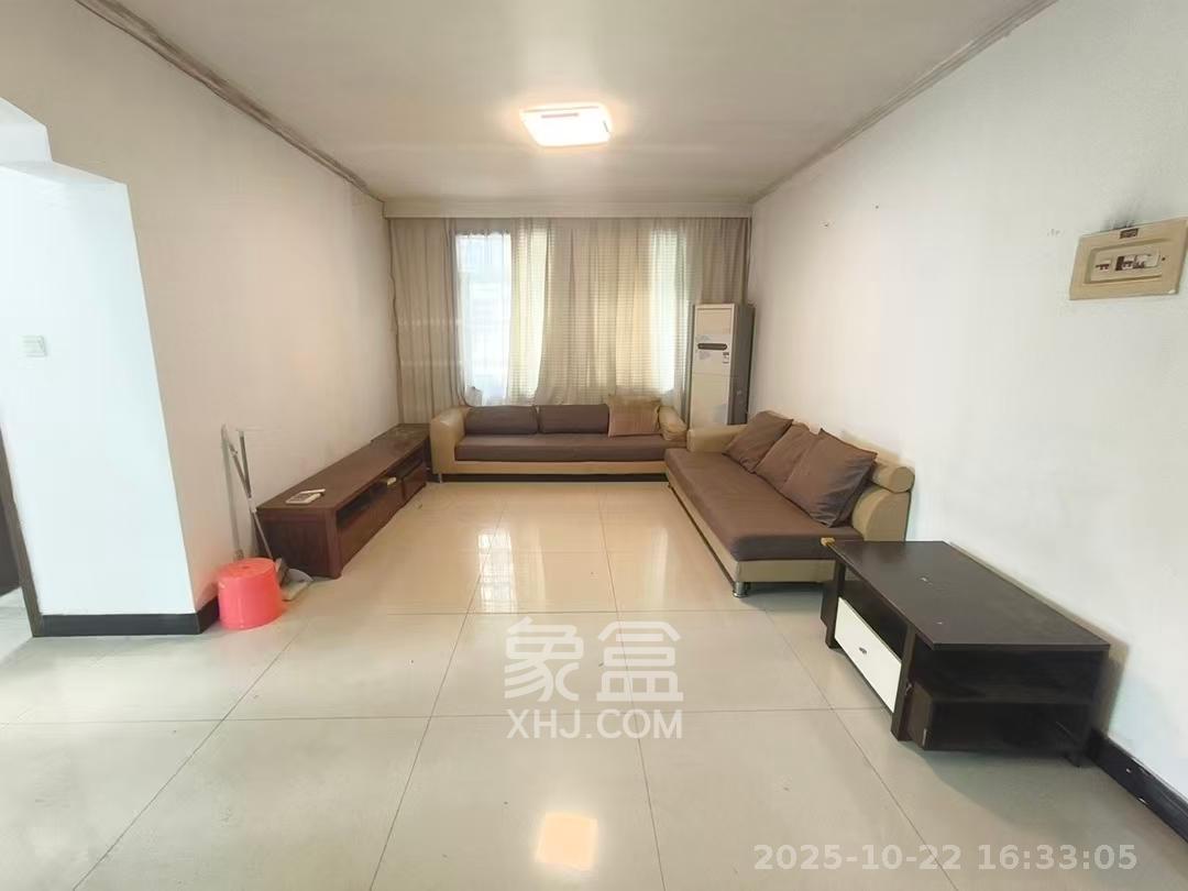 迎龙阁公寓  3室2厅1卫    2200.0元/月室内图