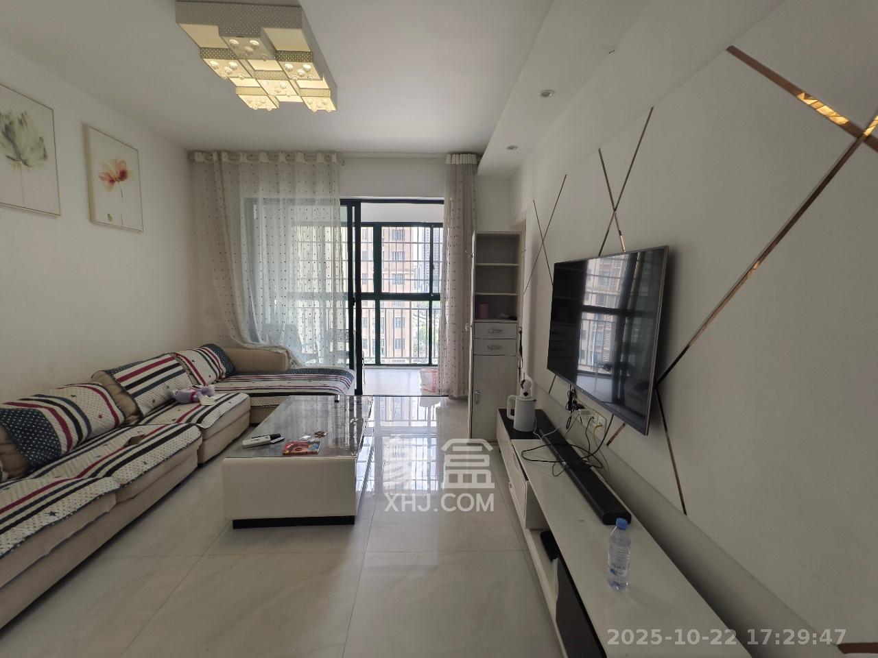 洋湖时代  3室2厅1卫    2000.0元/月