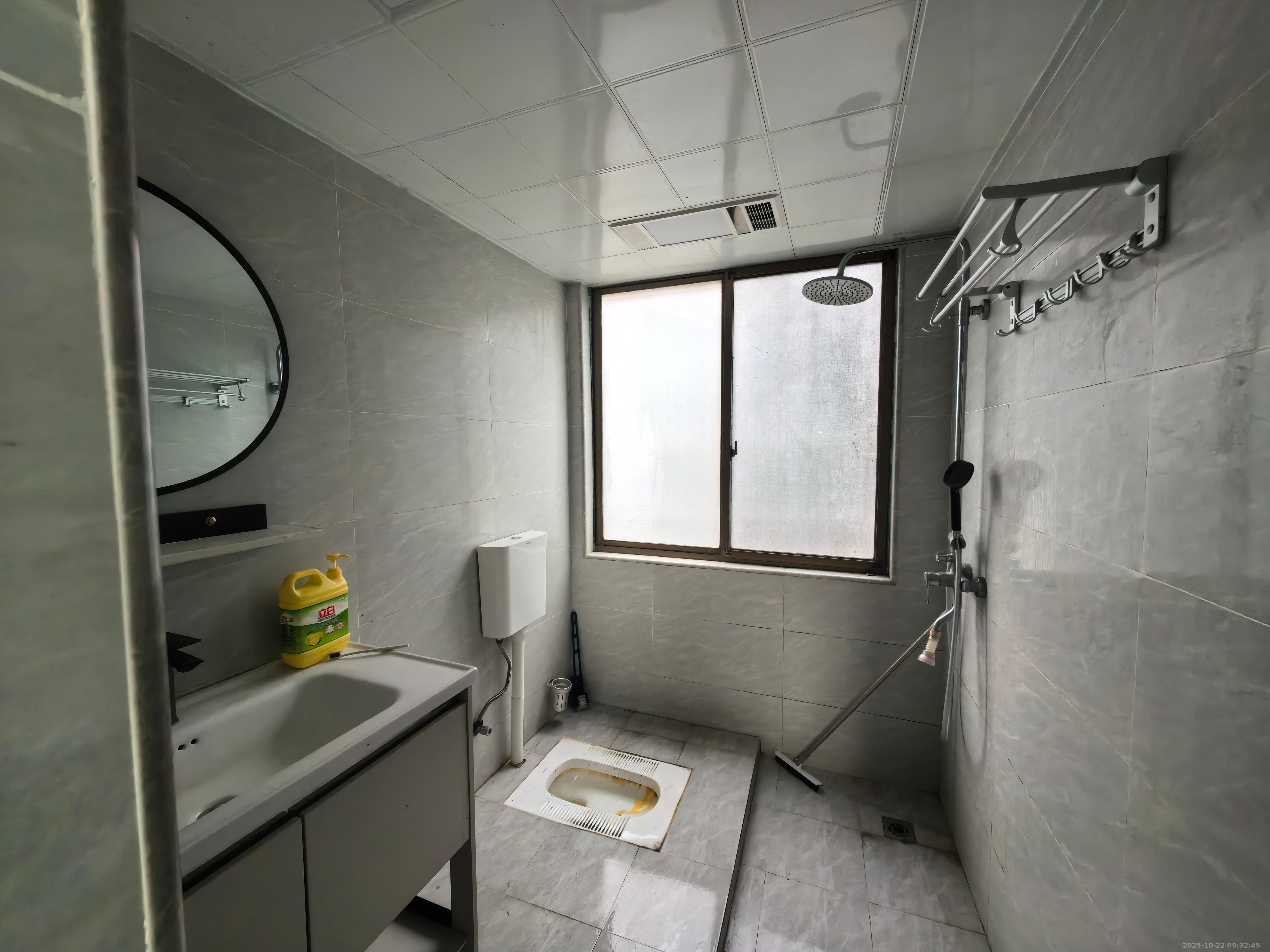 第五工程公司宿舍  3室2厅1卫    1800.0元/月室内图