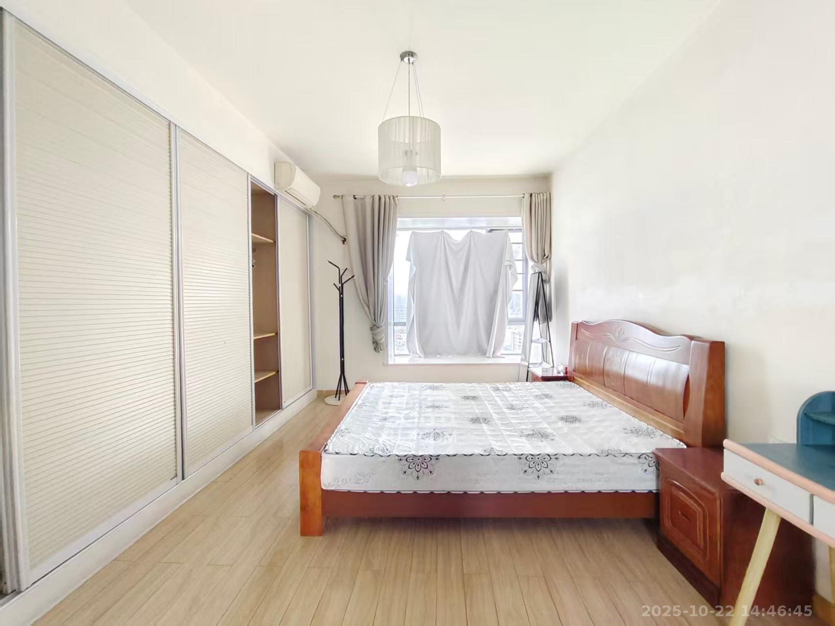 银港水晶城 3室2厅2卫 2800.0元/月 银港水晶城 3室2厅2卫 2800.0元/月室内图