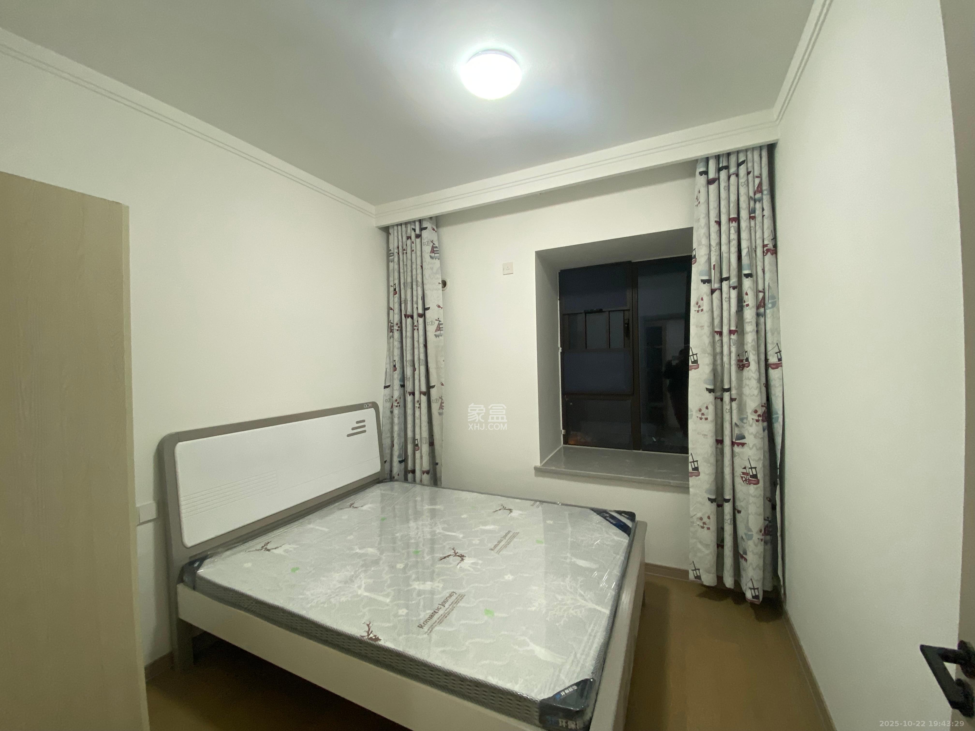 春晖花园  4室2厅2卫    2400.0元/月室内图