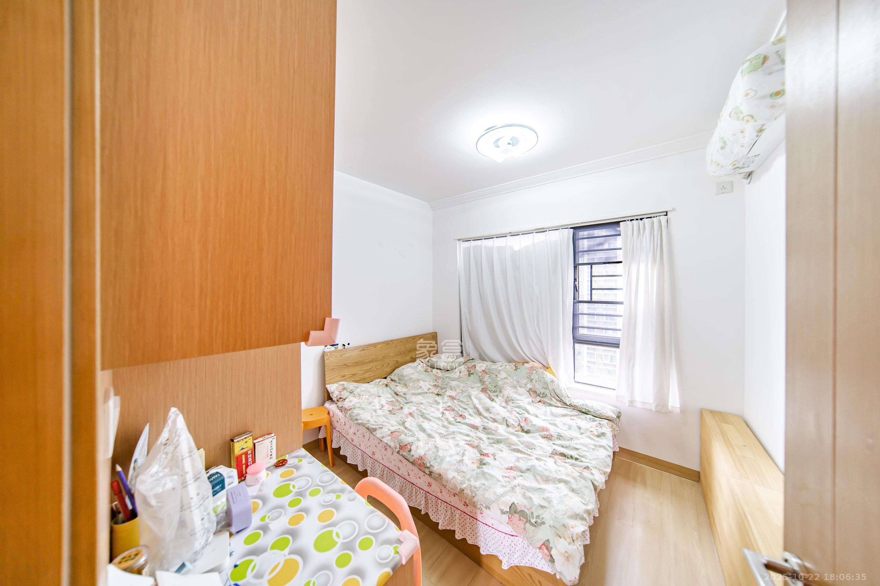 深业鹭栖府 4室2厅2卫 228.0万 深业鹭栖府 4室2厅2卫 228.0万卧室