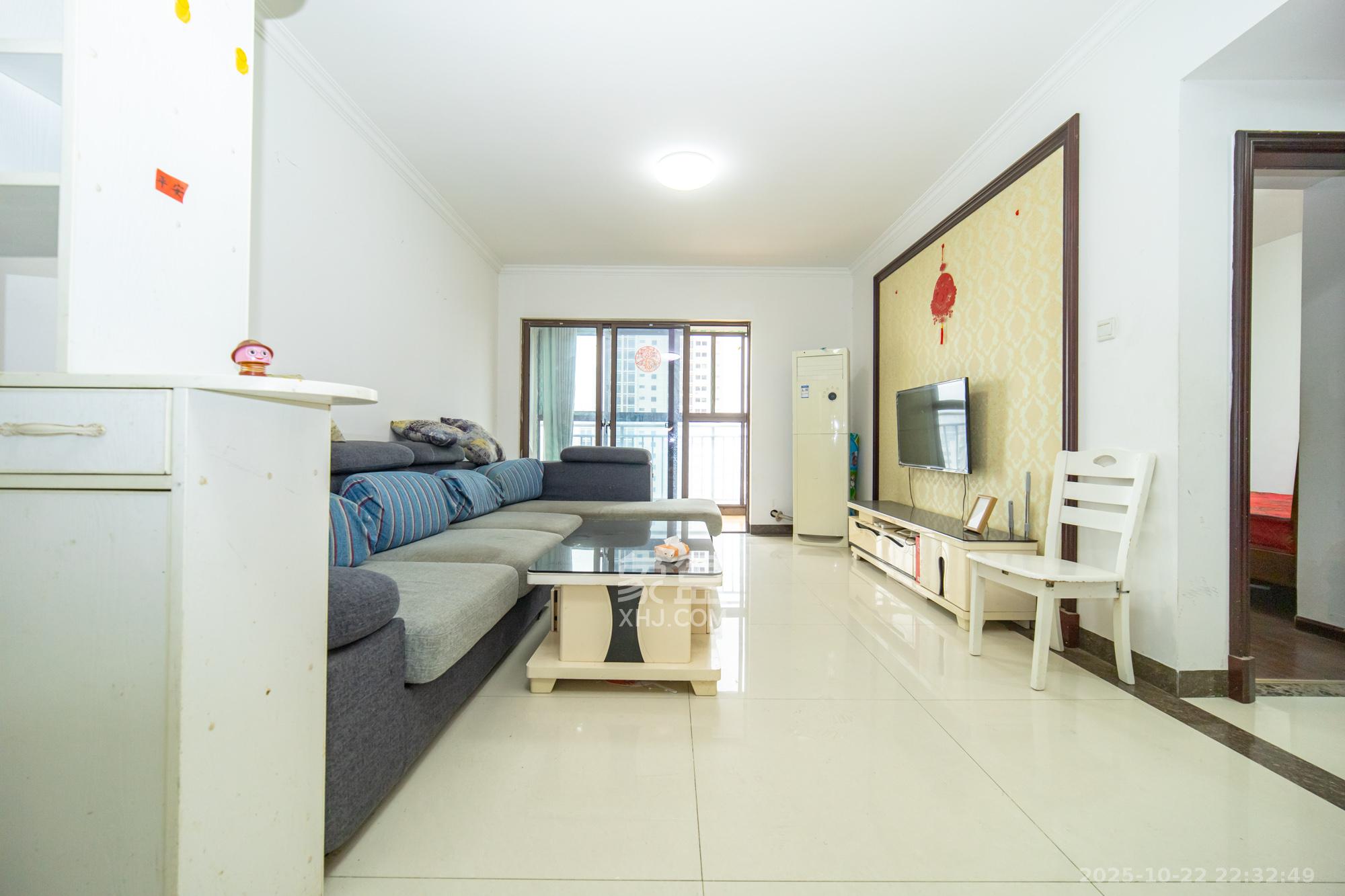 新长海广场  2室2厅1卫    42.8万客厅