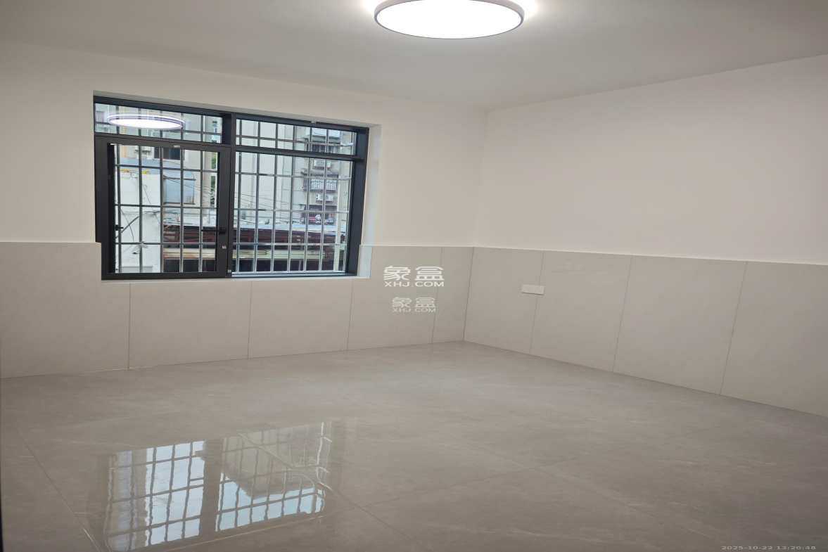 向韶村 3室1厅1卫 2800.0元/月 向韶村 3室1厅1卫 2800.0元/月室内图