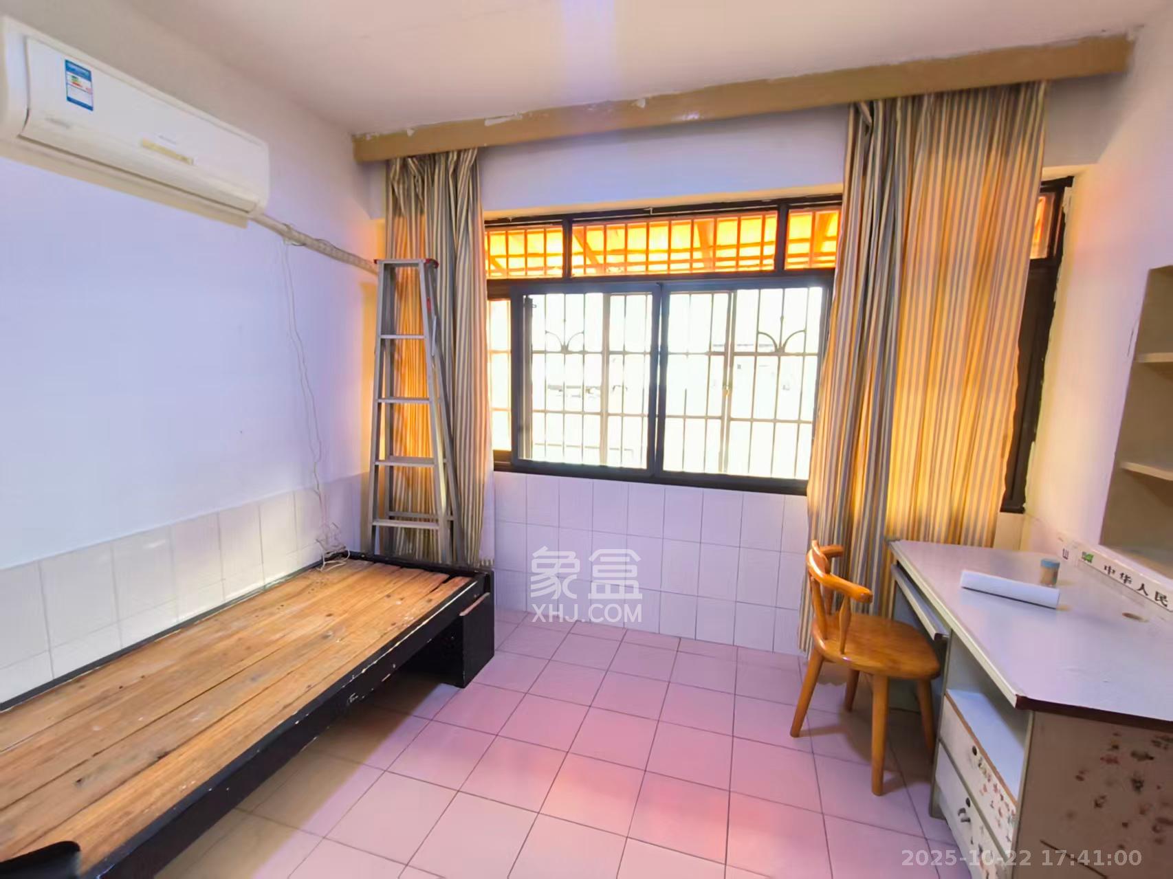 73分局(电信宿舍) 2室2厅1卫 1800.0元/月 73分局(电信宿舍) 2室2厅1卫 1800.0元/月室内图