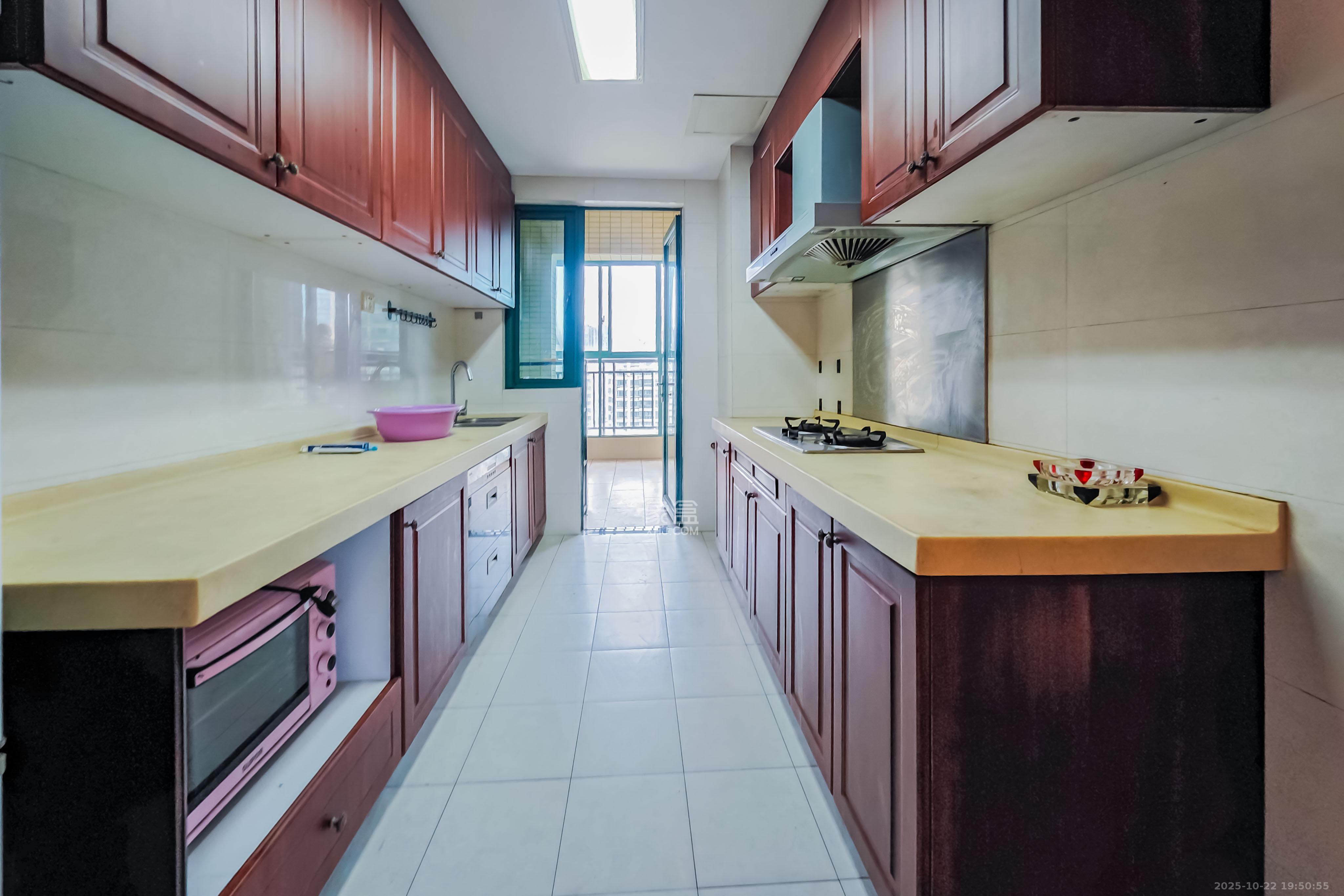 恒大绿洲 3室2厅2卫 108.0万 恒大绿洲 3室2厅2卫 108.0万厨房