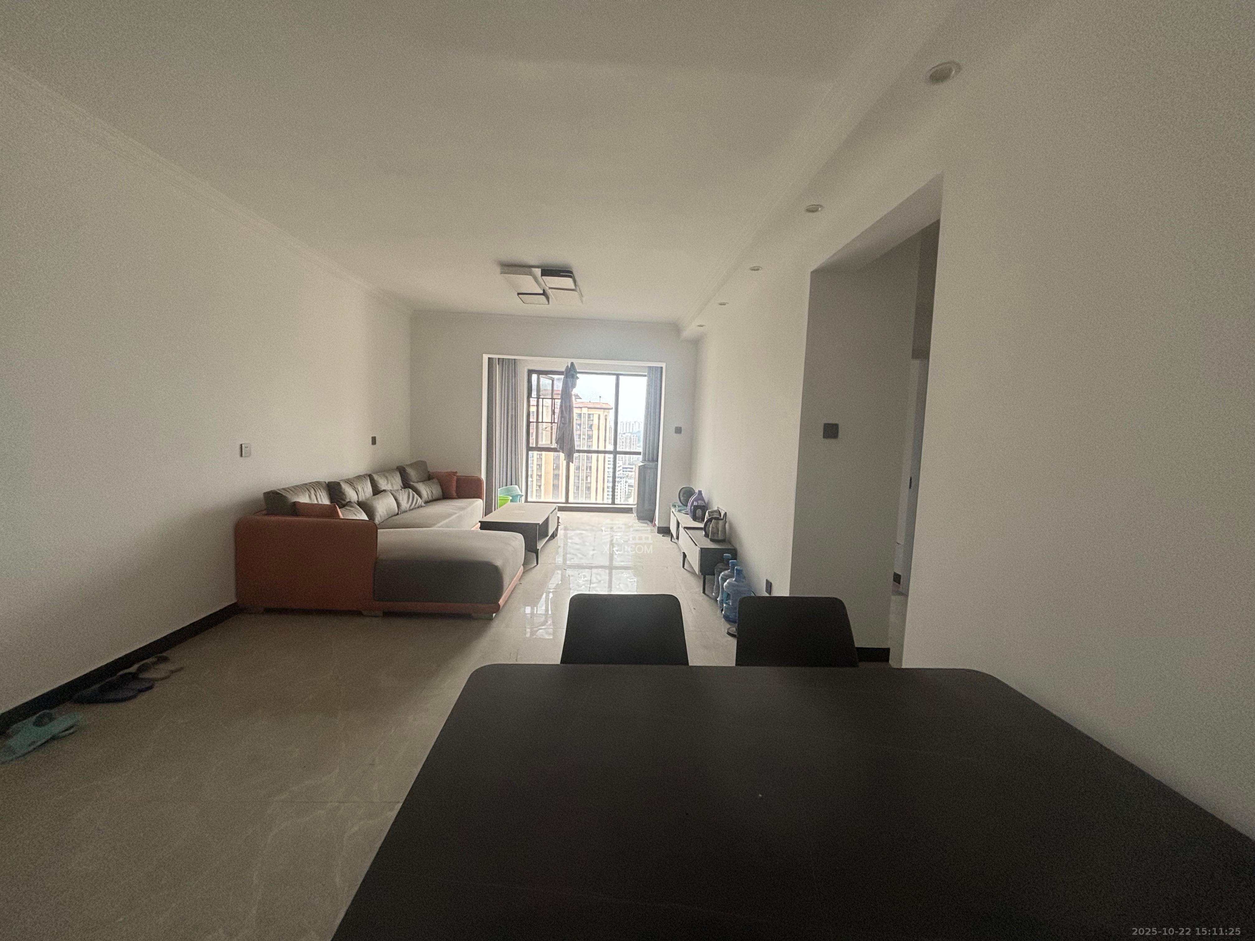 合能枫丹丽舍(柏悦名苑)  3室2厅1卫    2400.0元/月 合能枫丹丽舍(柏悦名苑)  3室2厅1卫    2400.0元/月室内图